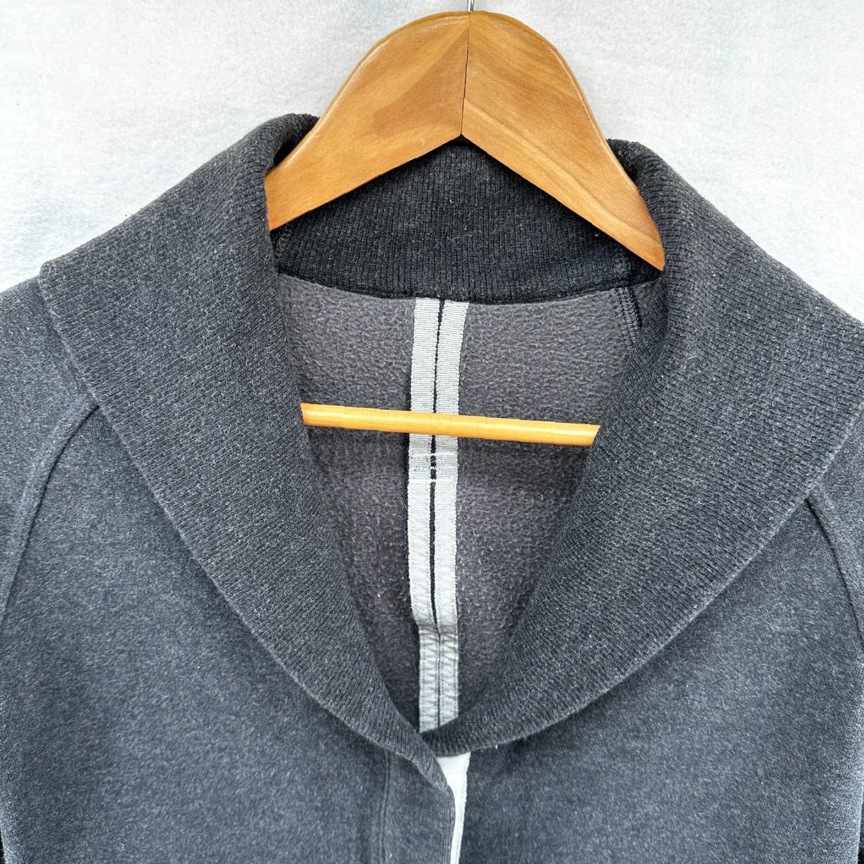 Lululemon Lululemon Yin To My Yang Jacket Cardigan Women’s 6 Black Heathered Soot Sweater Regular Size Women Size M / US 6-8 / IT 42-44 - 5 Thumbnail