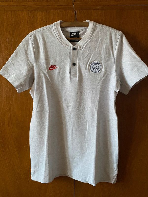 Nike PSG T-shirt Size US M / EU 48-50 / 2 - 5 Thumbnail