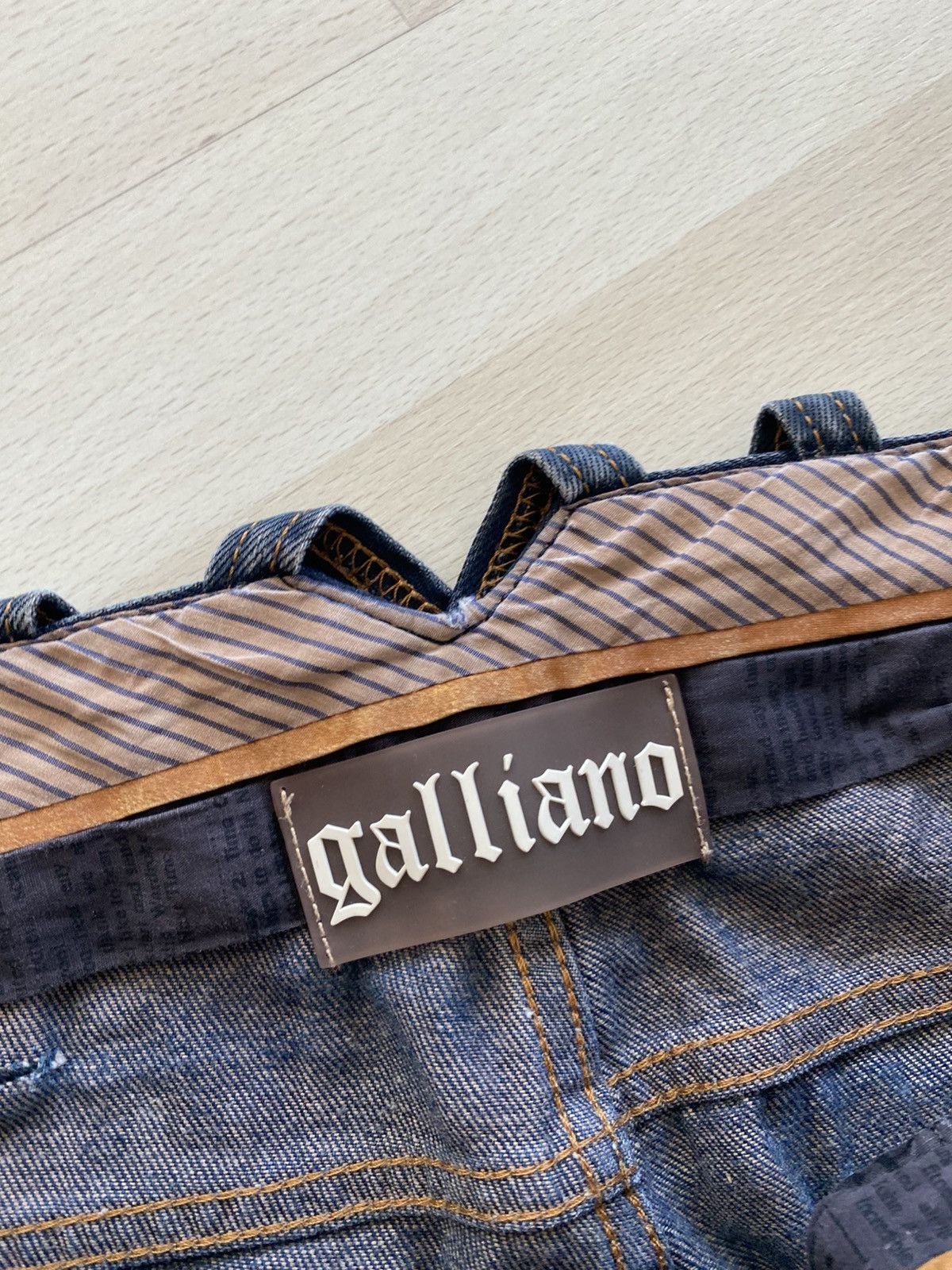 John Galliano John Galliano Distressed Dirt Raw Denim Jeans Size US 31 - 5 Thumbnail