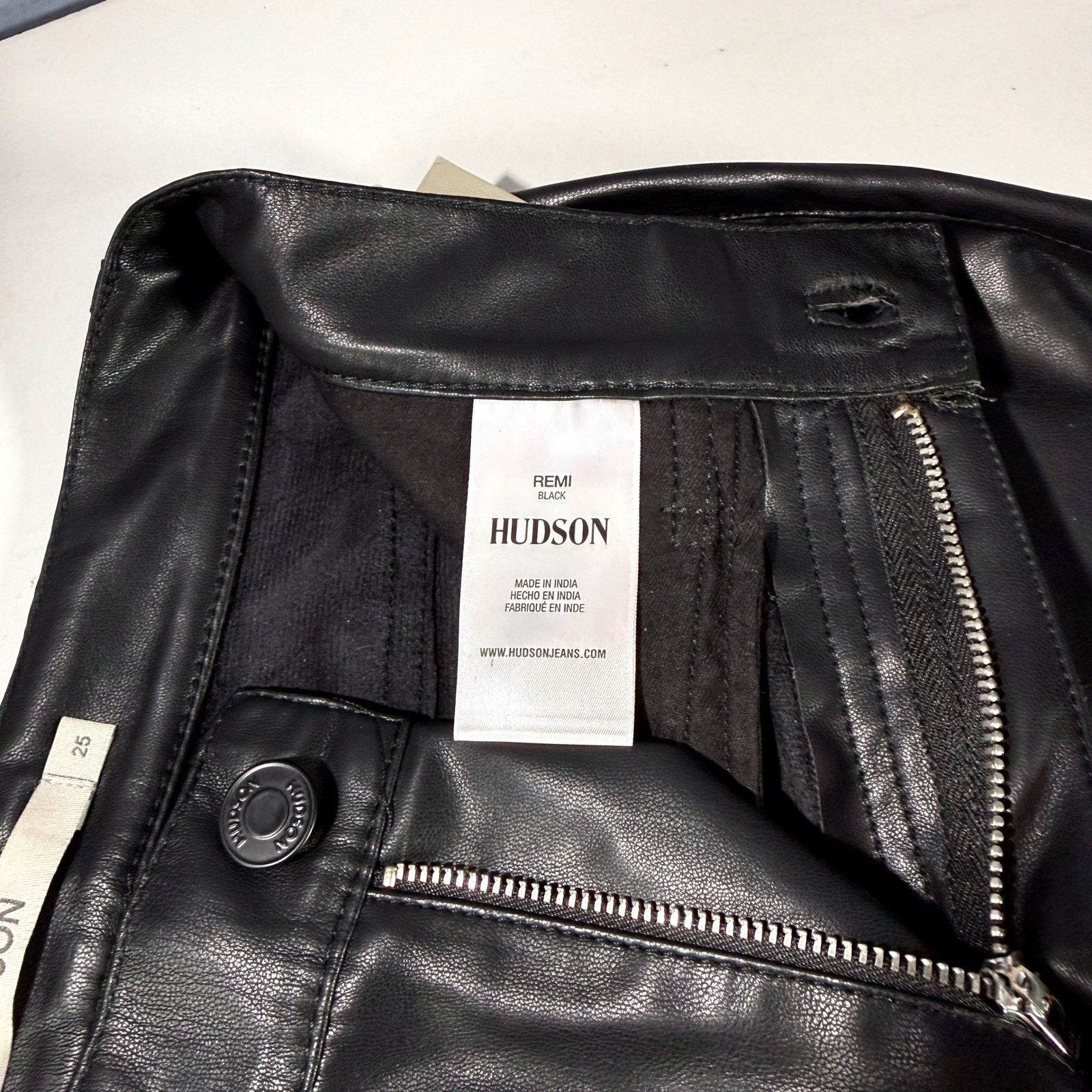 Hudson Hudson Remi High-Rise Black Vegan-Friendly Leather Pants Size 25" / US 0 / IT 36 - 7 Thumbnail