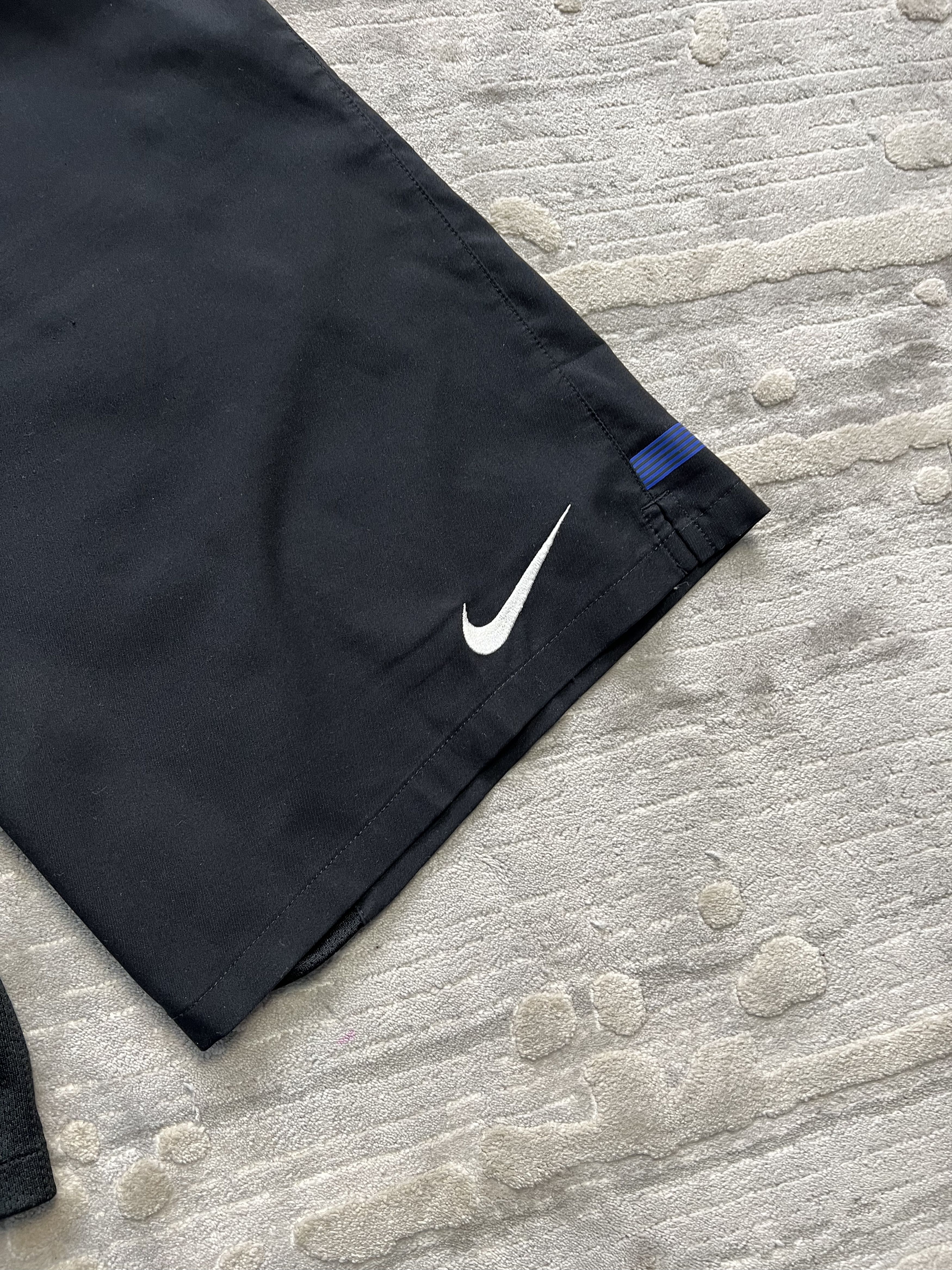 Nike Nikr mu manchester united vintage shorts VTG Size US 30 / EU 46 - 3 Thumbnail