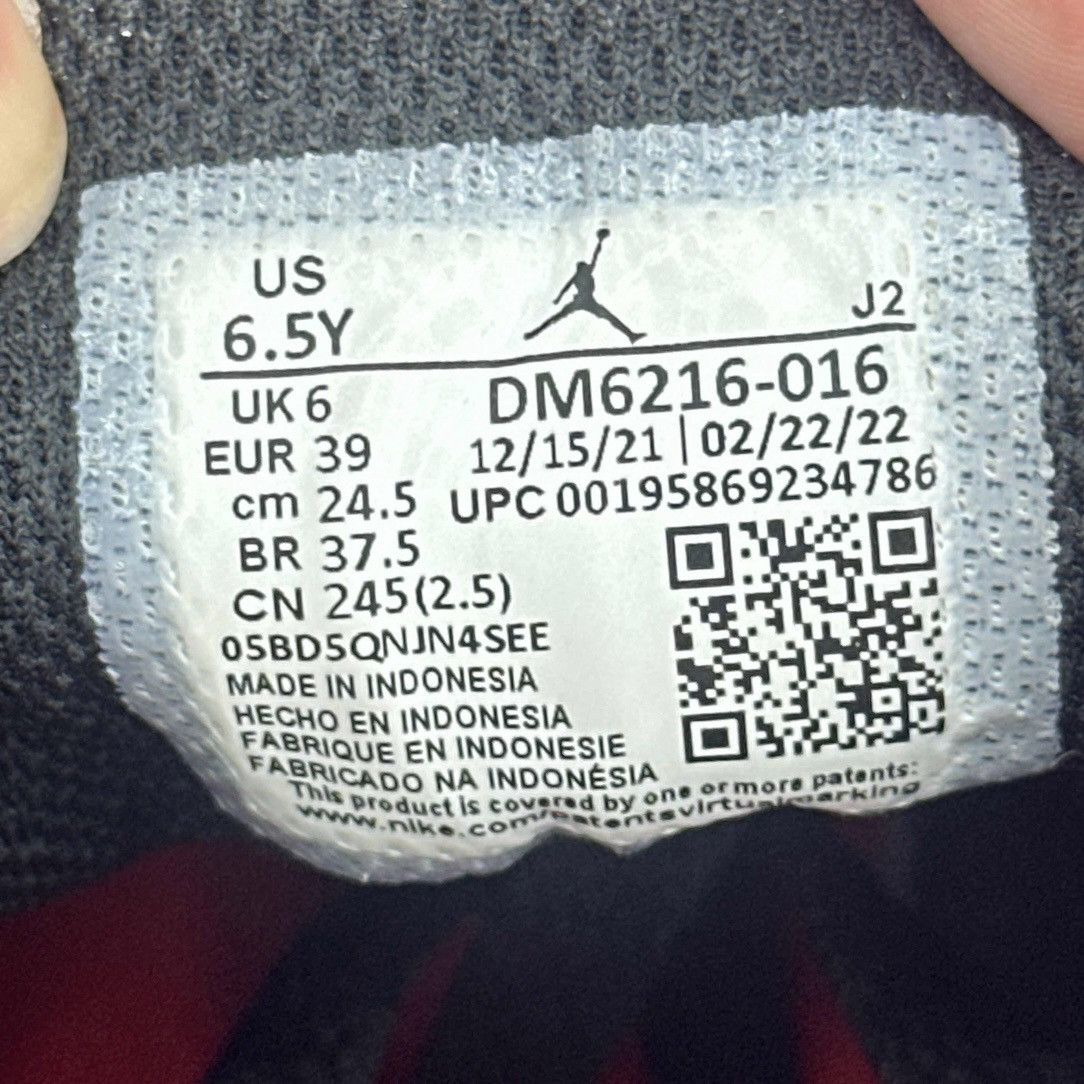 Jordan Brand Air Jordan 1 Mid Elephant Toe GS Youth 6.5Y Black Grey Red Size US 6.5 / EU 39-40 - 6 Thumbnail