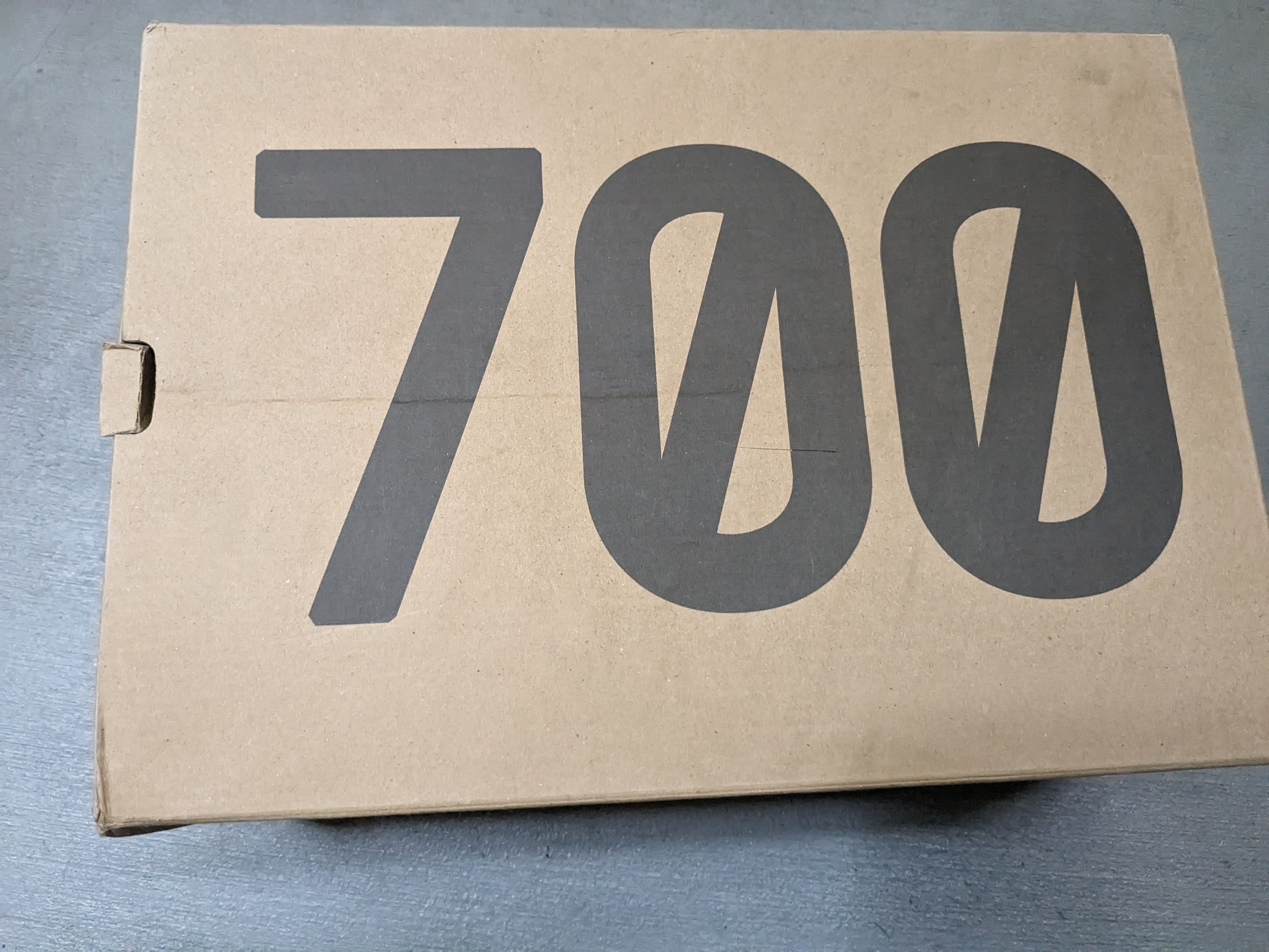 Adidas × Kanye West Adidas Yeezy 700 V3 Arzareth Blue Size 12 White G54850 Size US 12 / EU 45 - 17 Thumbnail