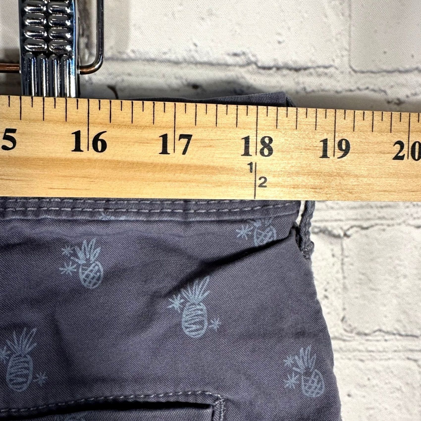 American Eagle Outfitters American Eagle Mens Ne(x)t Level Flex Pineapple Chino Shorts Gray Purple 36 8in Inseam 5-Pocket Floral Classic Casual Travel Summer Men Stocks Mens Size US 36 / EU 52 - 5 Thumbnail