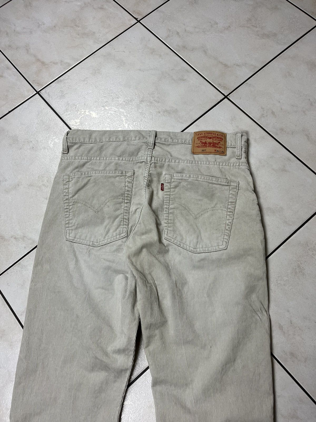Levi's × Vintage Vintage Levi’s 507 flare corduroy cords y2k pants trousers Size US 34 / EU 50 - 15 Thumbnail