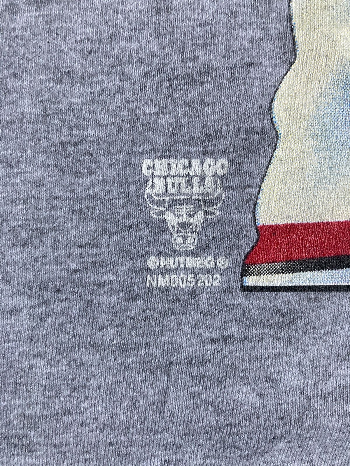 NBA × Vintage Vintage y2k Chicago Bulls NBA Nutmeg T shirt Size US M / EU 48-50 / 2 - 4 Thumbnail