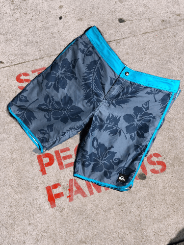Quiksilver Quiksilver Board Shorts Lightweight Boardies Size US 33 - 1 Thumbnail