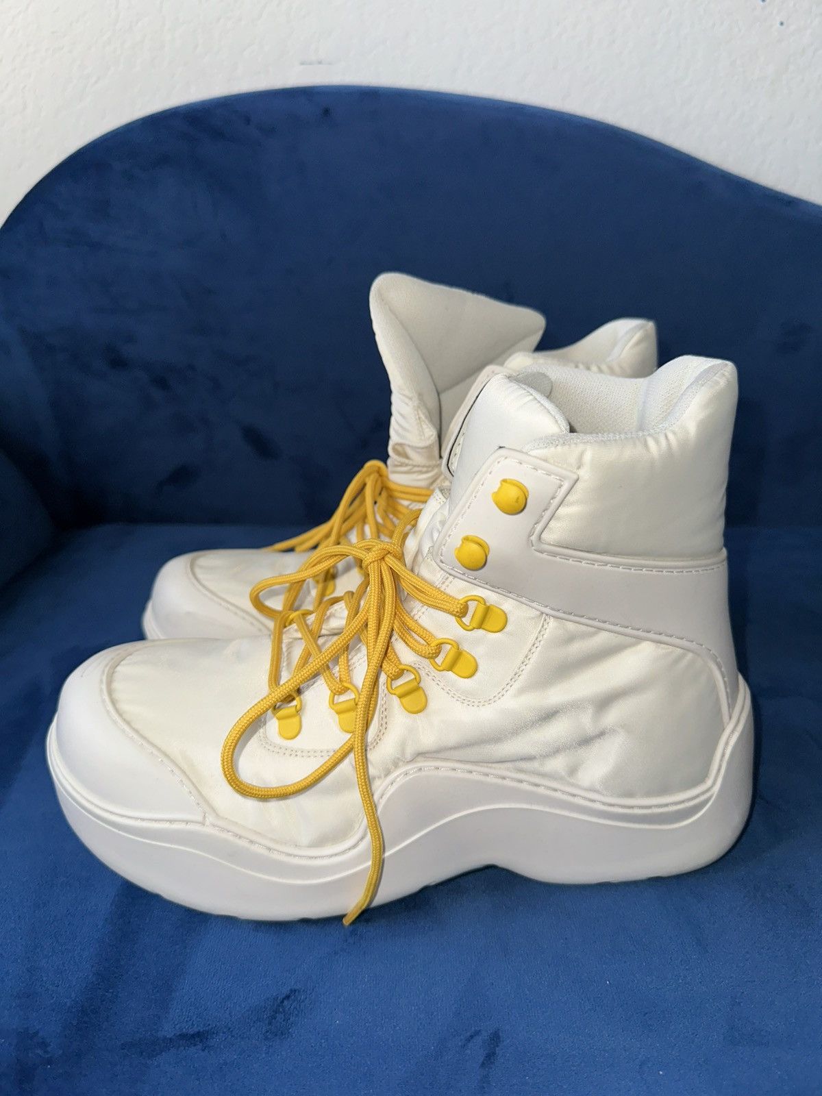 Bottega Veneta Bottega Veneta Puddle Ankle Boot Bomber White Size US 8 / EU 41 - 4 Thumbnail