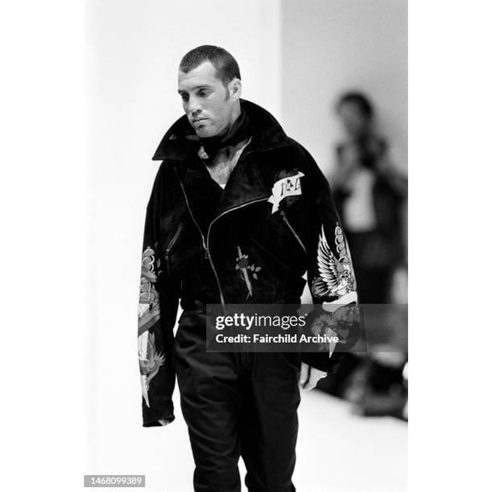 Dolce & Gabbana A/W1992 Dolce & Gabbana dragon tattoo runway leather jacket Size US M / EU 48-50 / 2 - 2 Thumbnail