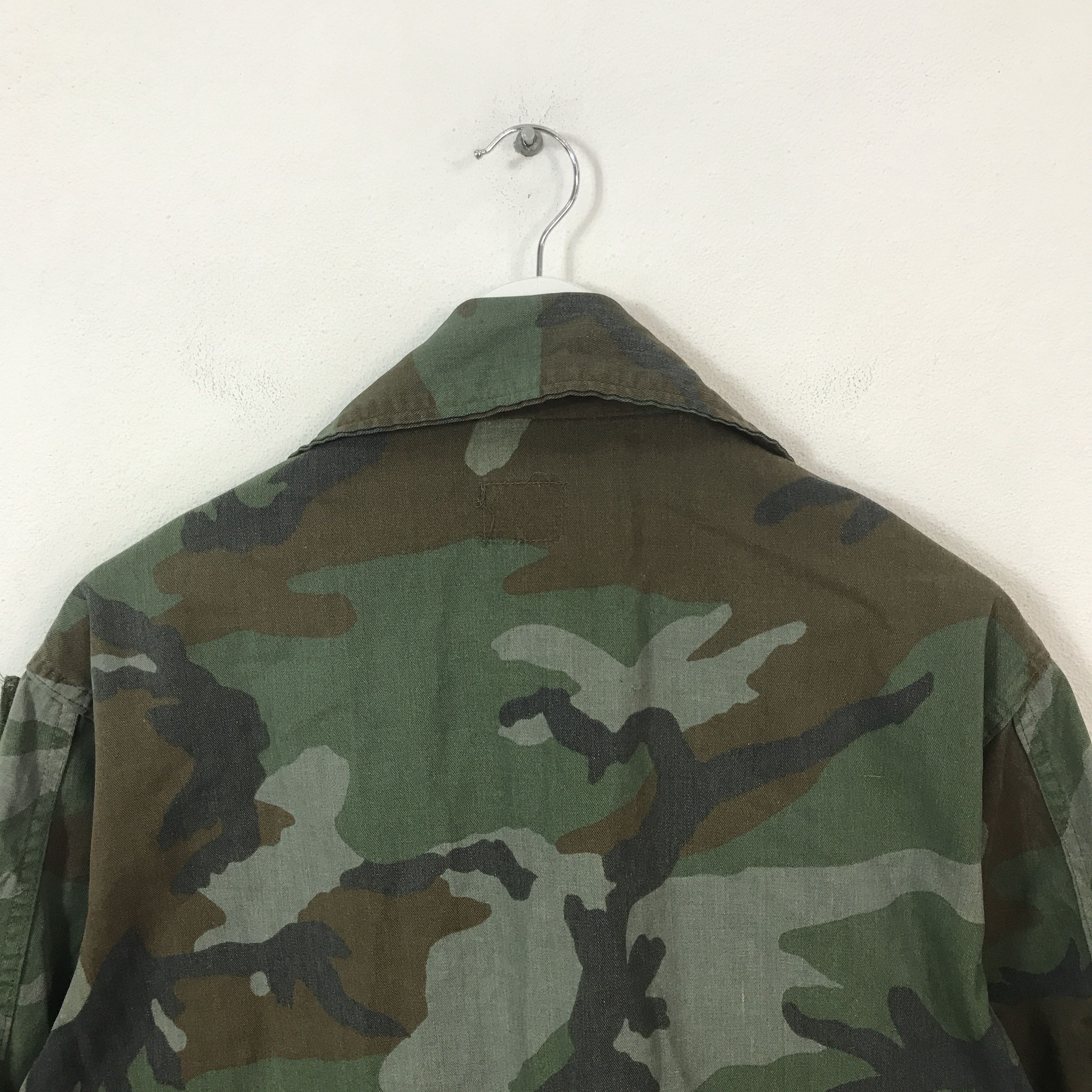 Vintage vintage US Army Camo Button M65 Style jacket Size US L / EU 52-54 / 3 - 4 Thumbnail