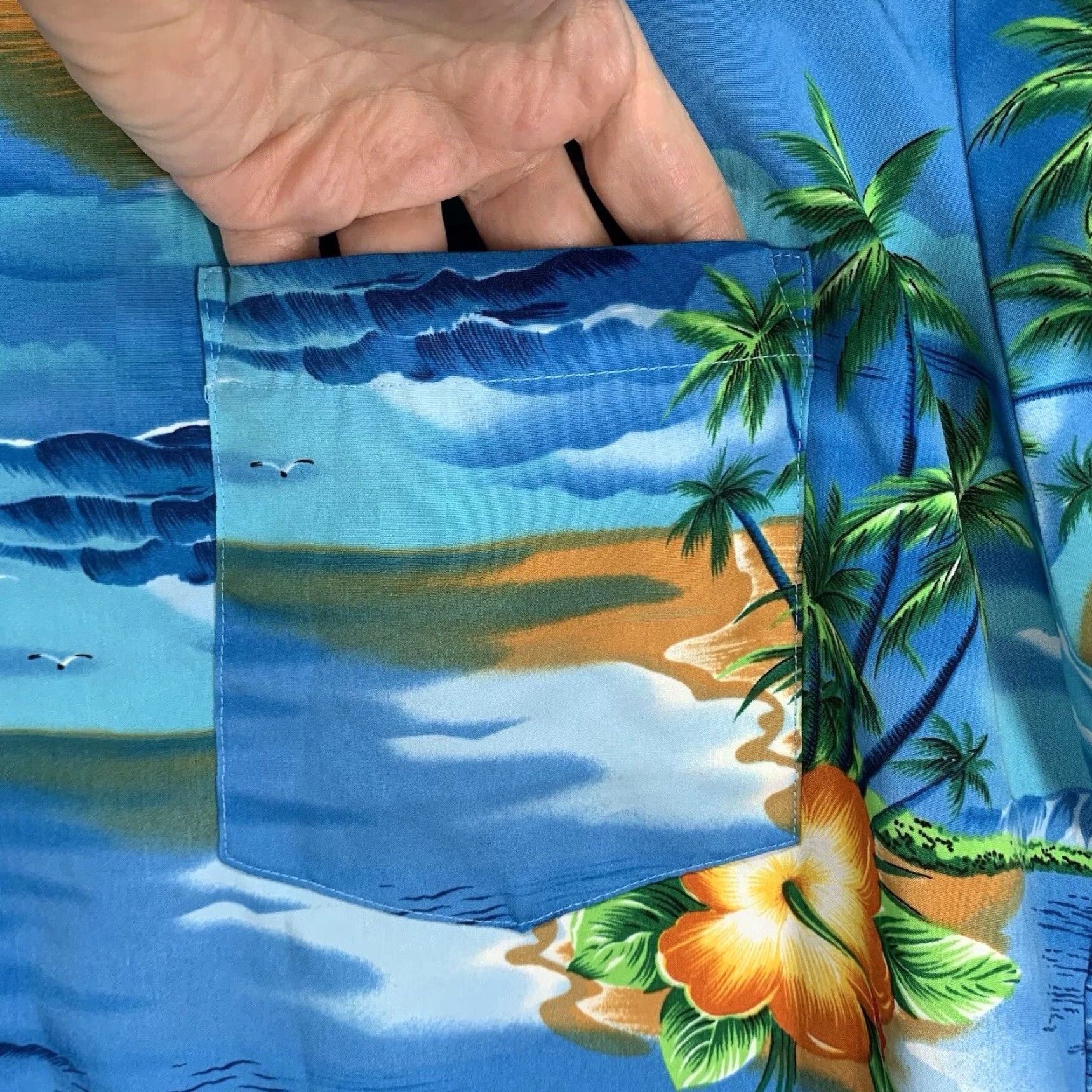 Vintage VINTAGE Kennington California Hawaiian Shirt Mens L Blue Hibiscus Surfer Wrap Button-Up Short Sleeve Floral 80s 90s Aloha Luau Vacation Hula Girl Size US L / EU 52-54 / 3 - 3 Thumbnail