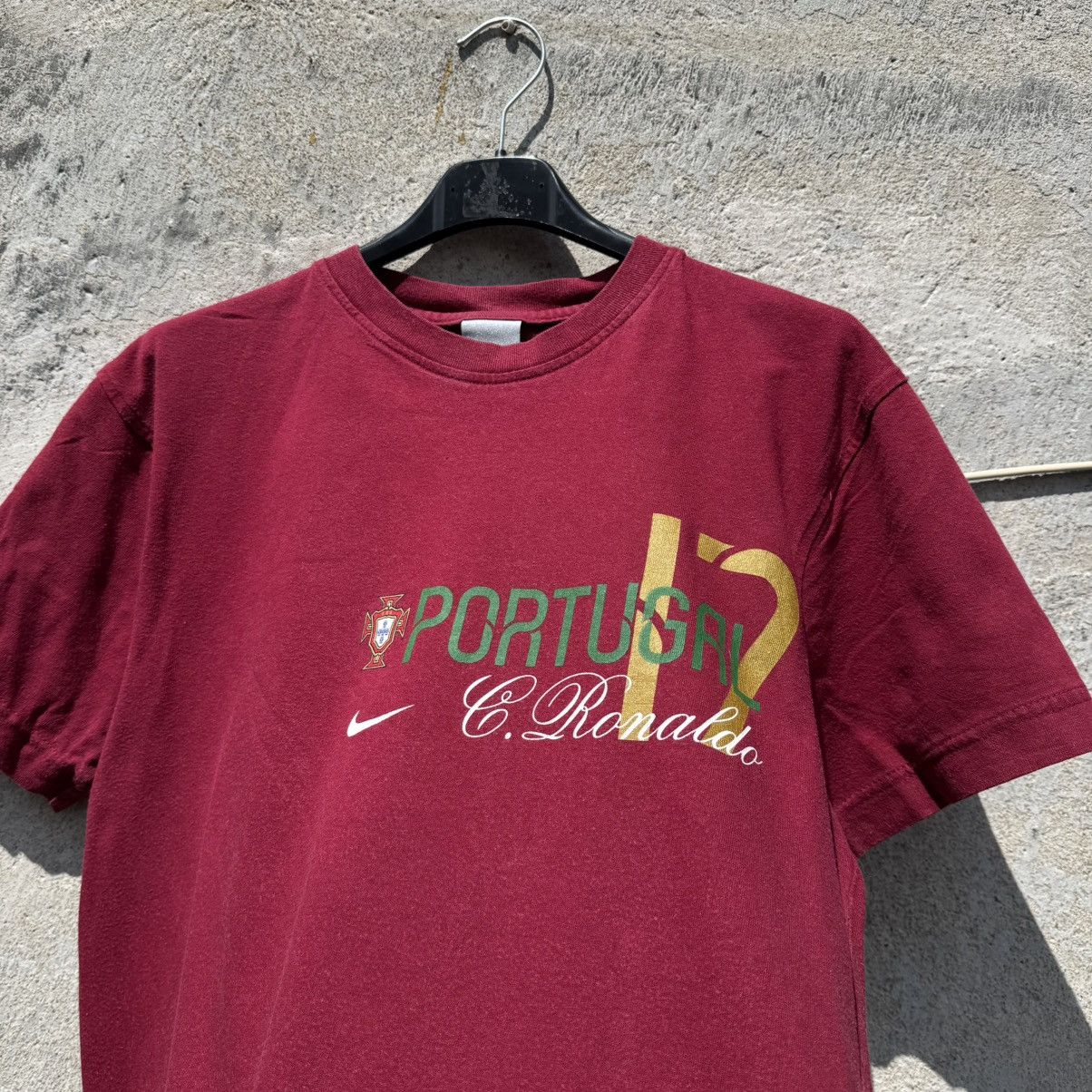 Nike Y2K Nike Cristiano Ronaldo Portugal #17 Fan Tee Blokecore Size US S / EU 44-46 / 1 - 3 Thumbnail
