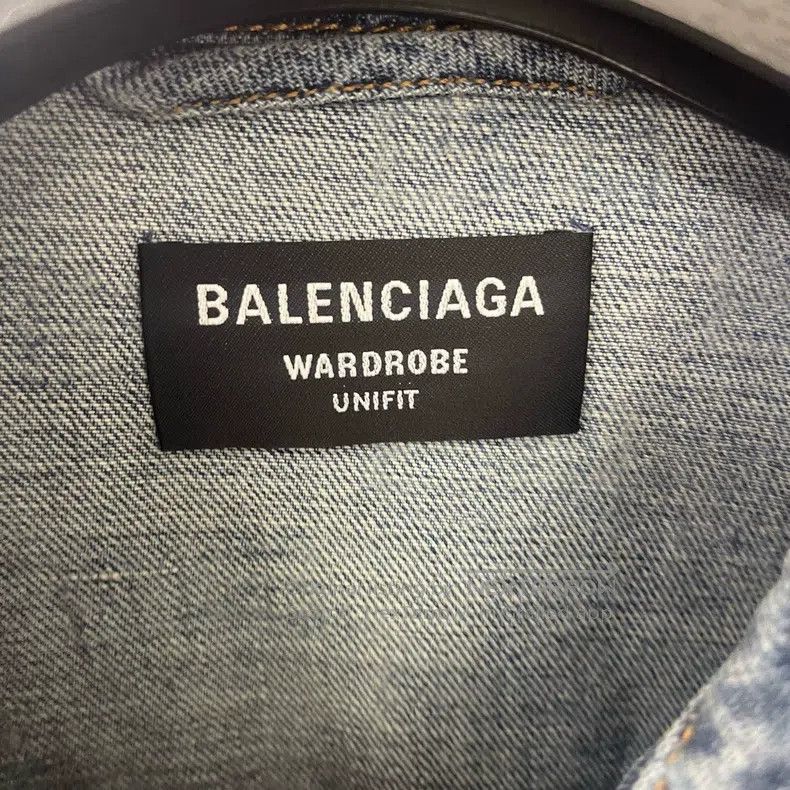 Balenciaga Balenciaga Double B Letter Logo Printed Denim Jacket Size US XS / EU 42 / 0 - 4 Thumbnail