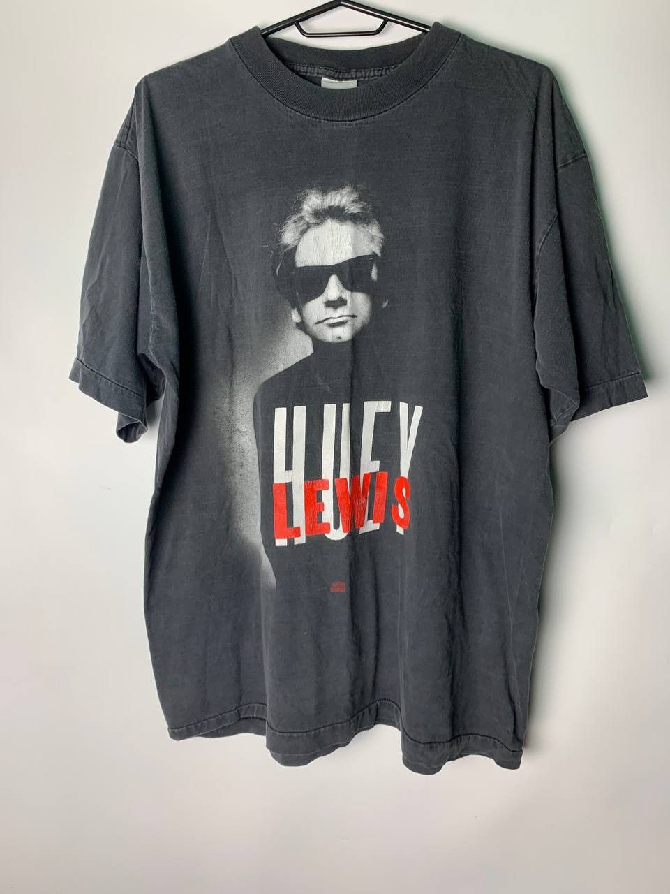 VINTAGE streetwear band rock tour HUEY LEWIS t-shirt