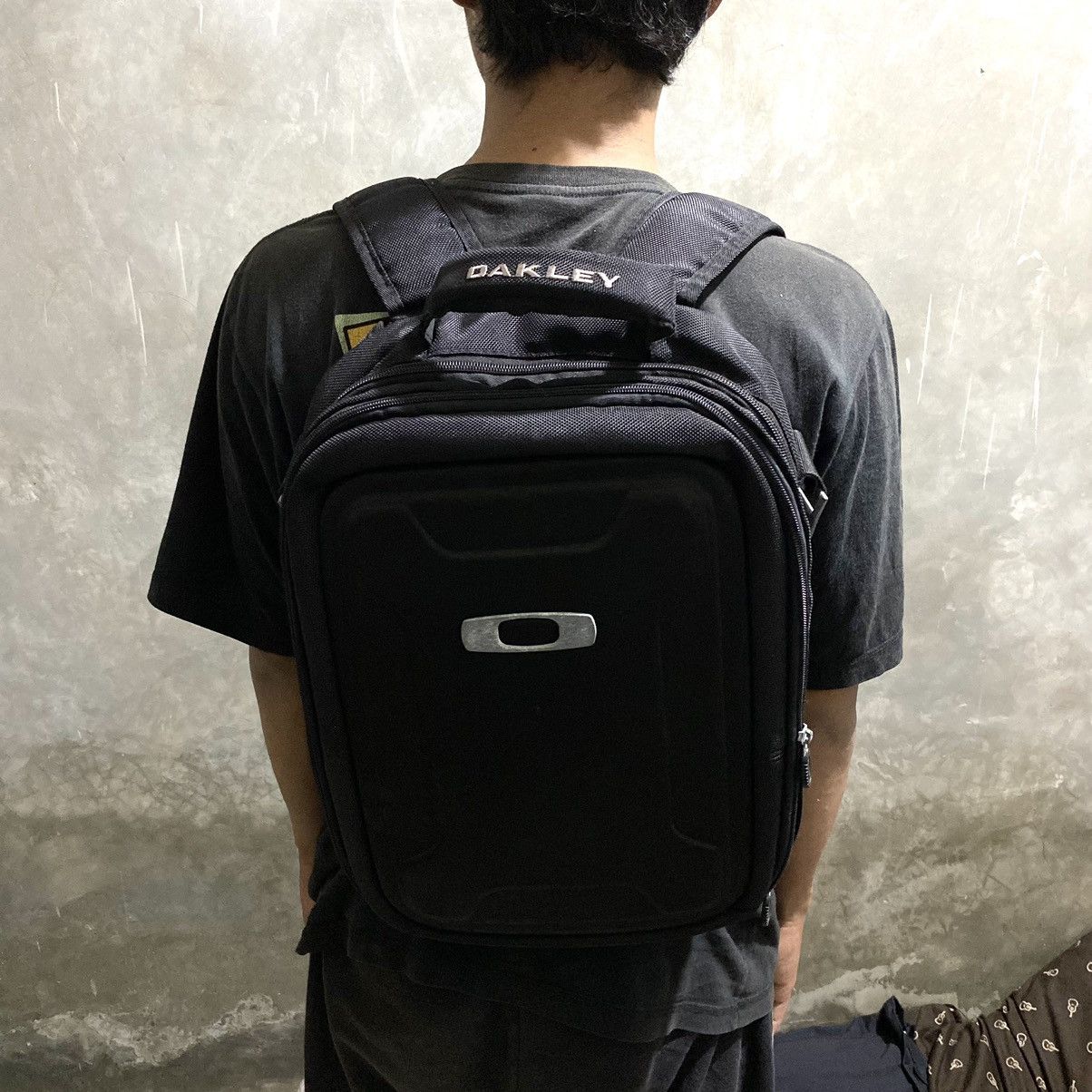 Oakley 🔥RARE🔥Vintage Oakley 2000s Icon Logo Bagpack Size ONE SIZE - 2 Thumbnail