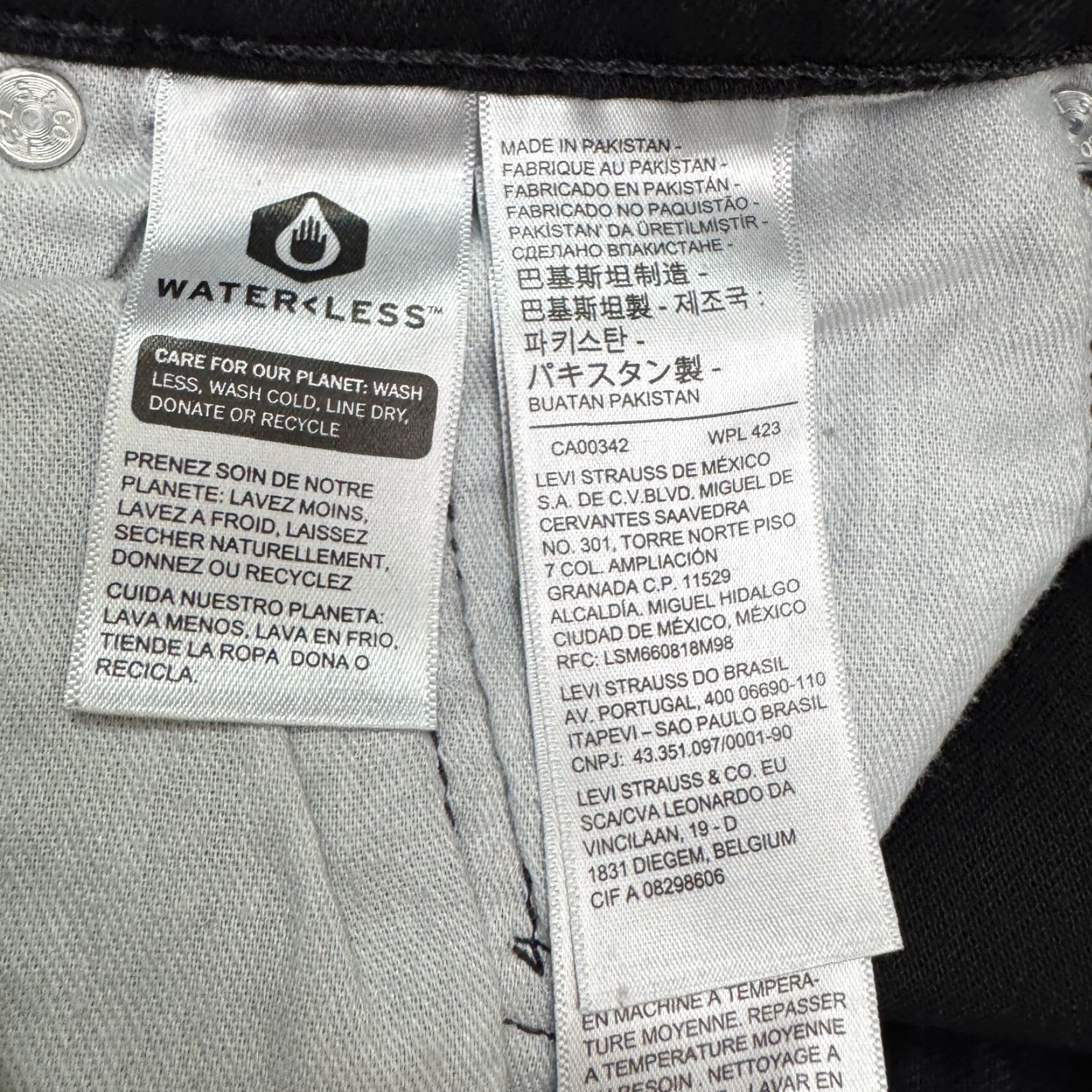 Levi's Levi's 502 Jeans Regular Taper Denim Mens 31x32 Black Dark Wash Cotton 5-Pocket USA Logo Casual Size US 31 - 7 Thumbnail