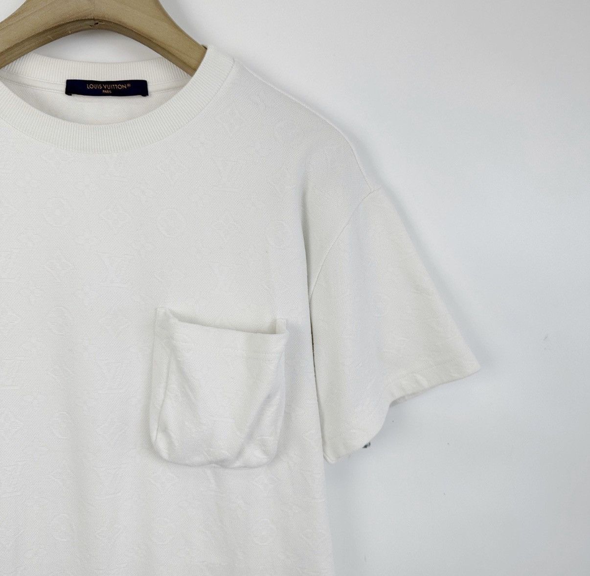 Louis Vuitton Louis Vuitton Embossed Three-Flower Logo Short Sleeve K12 Size US S / EU 44-46 / 1 - 5 Thumbnail