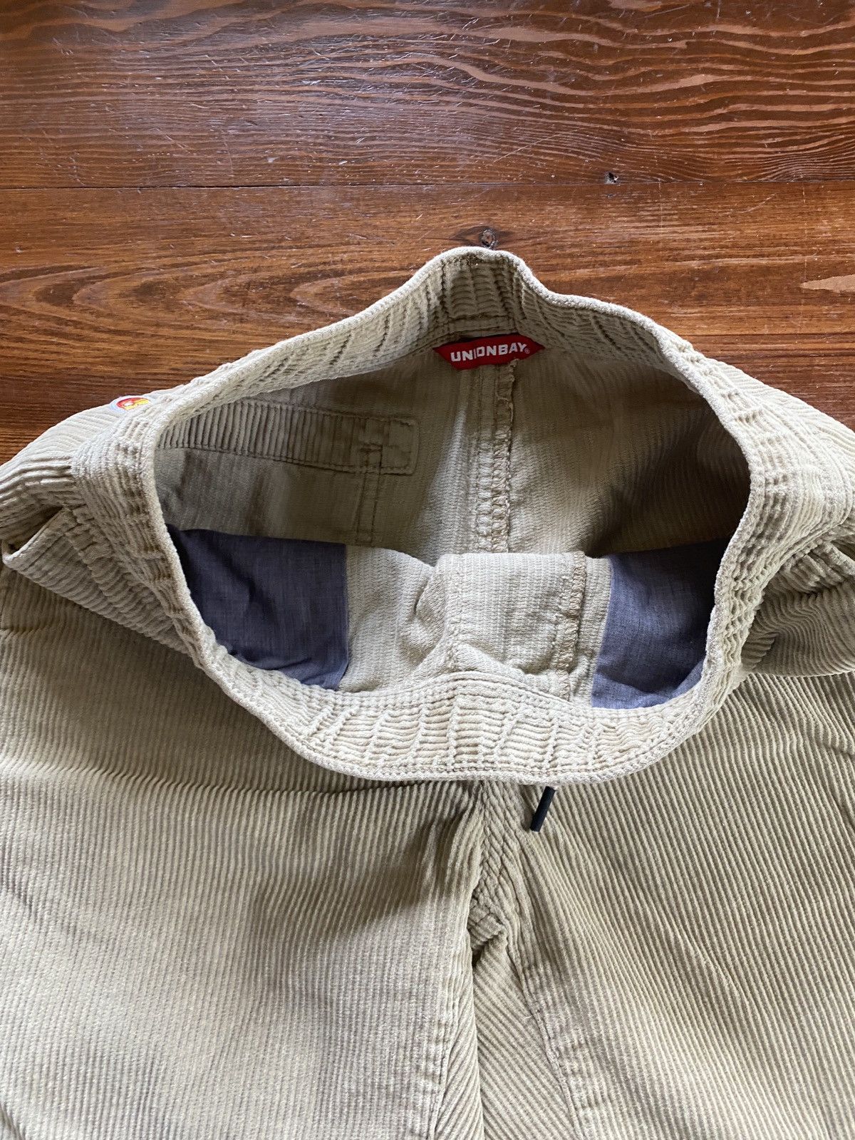 UNIONBAY × Vintage Vintage Unionbay Khaki Thick Corduroy Elastic Waist Shorts Size US 29 - 9 Thumbnail