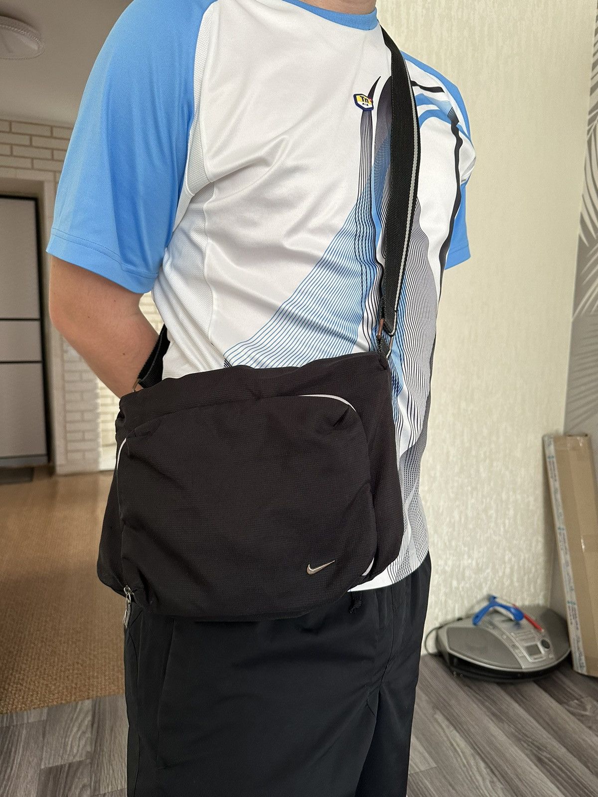 Nike Vintage Nike Swoosh Nylon Shoulder Bag Y2K Os Size ONE SIZE - 2 Thumbnail