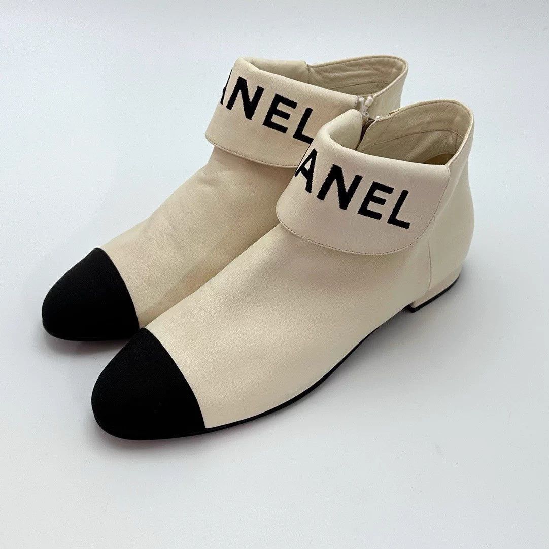 Chanel CHANEL color blocked letter-embroidered short boots 39 Size US 8 / IT 38 - 4 Thumbnail