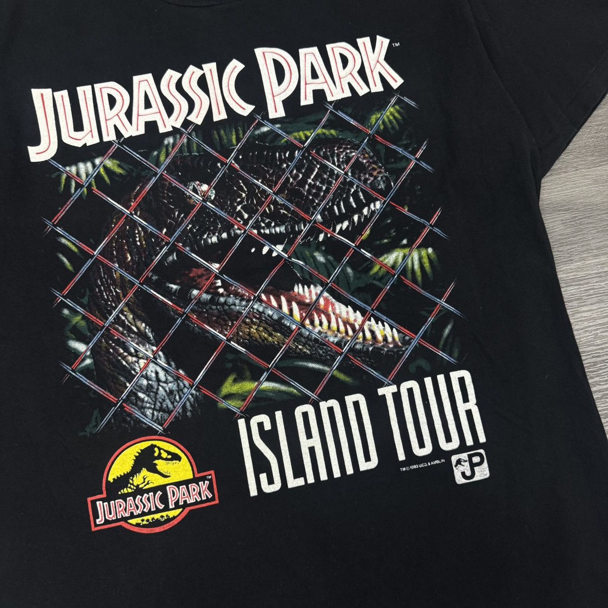 Vintage Rare 🔥 Vintage 1993 Jurassic Park “Island Tour” Tee Size US L / EU 52-54 / 3 - 3 Thumbnail
