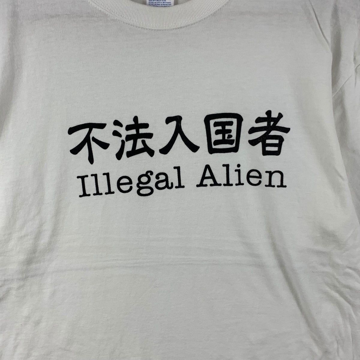 Vintage ILLEGAL ALIEN KANJI Japan Harajuku Shibuya Artwork Tee Size US XL / EU 56 / 4 - 4 Thumbnail