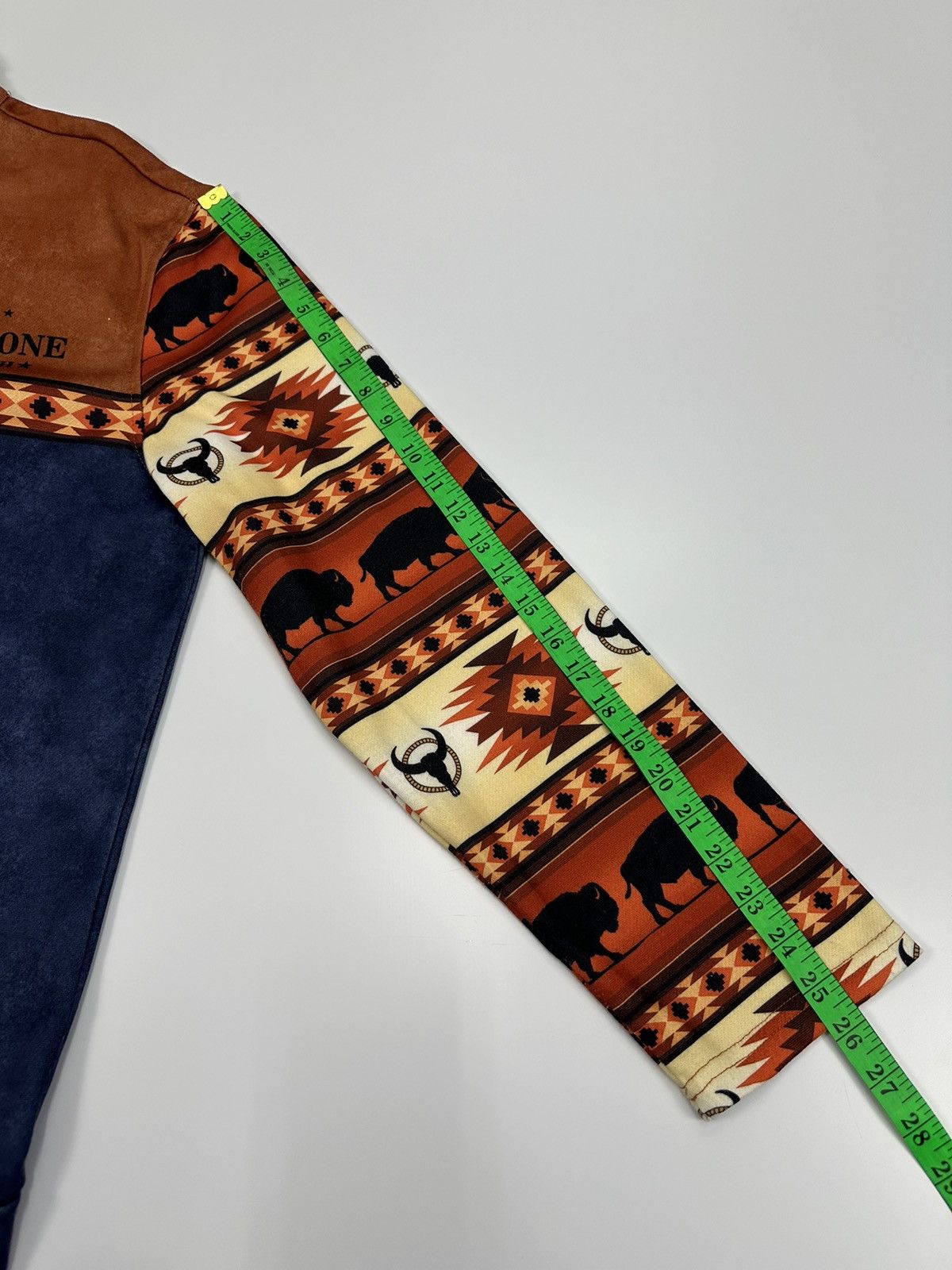 Vintage Vintage Native Yellow Stone Bulls Printed Sweatshirt A614 Size US XL / EU 56 / 4 - 7 Thumbnail
