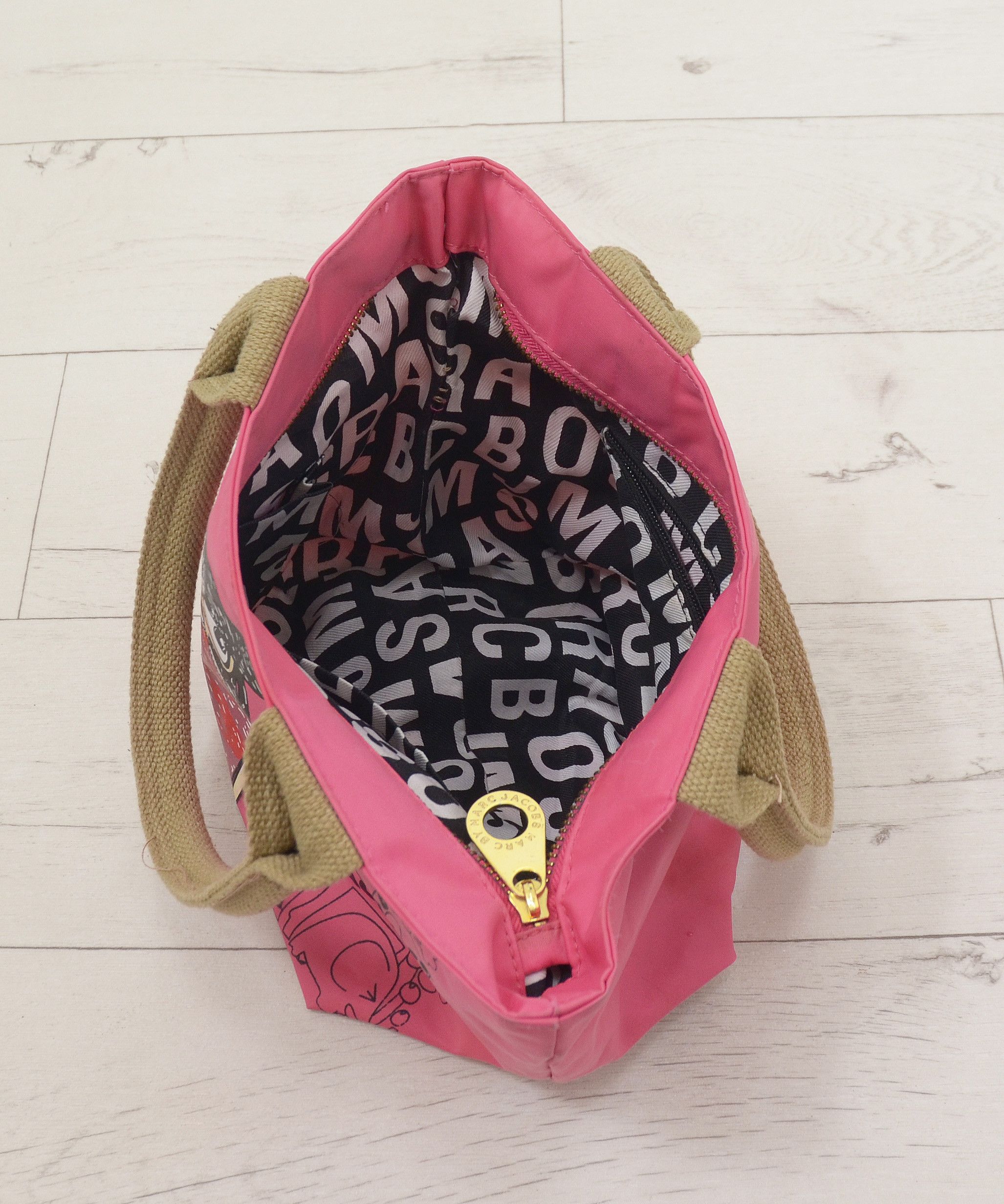 Marc Jacobs × Marc by Marc Jacobs Marc By Marc Jacobs Tote Bag MJ Miss Marc Pirate Pink Size ONE SIZE - 9 Thumbnail
