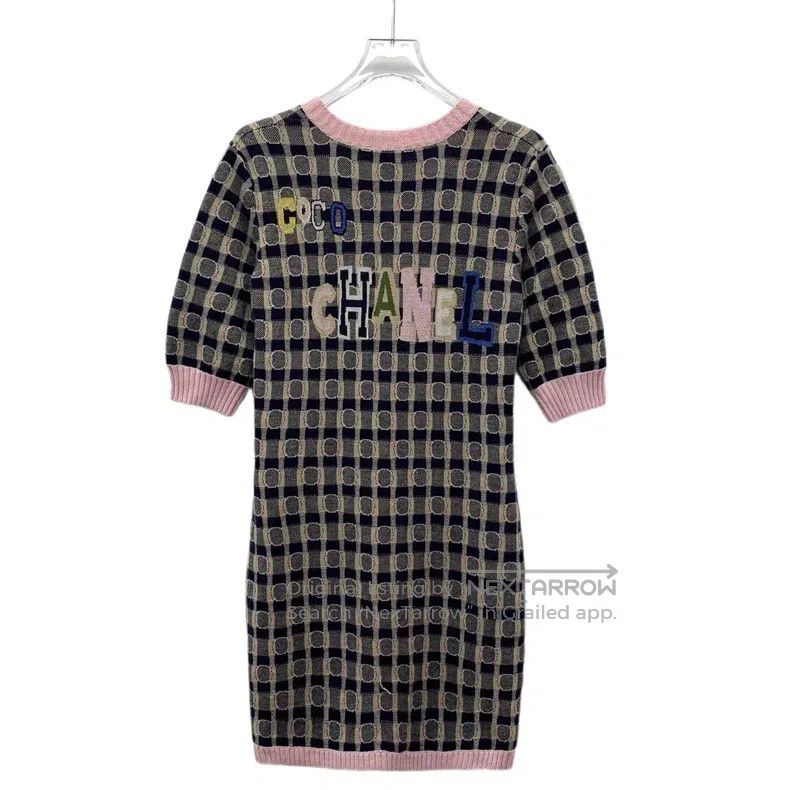 Chanel Chanel 21B Colour-blocked plaid cashmere V-neck short-slee Size XS / US 0-2 / IT 36-38 - 2 Thumbnail