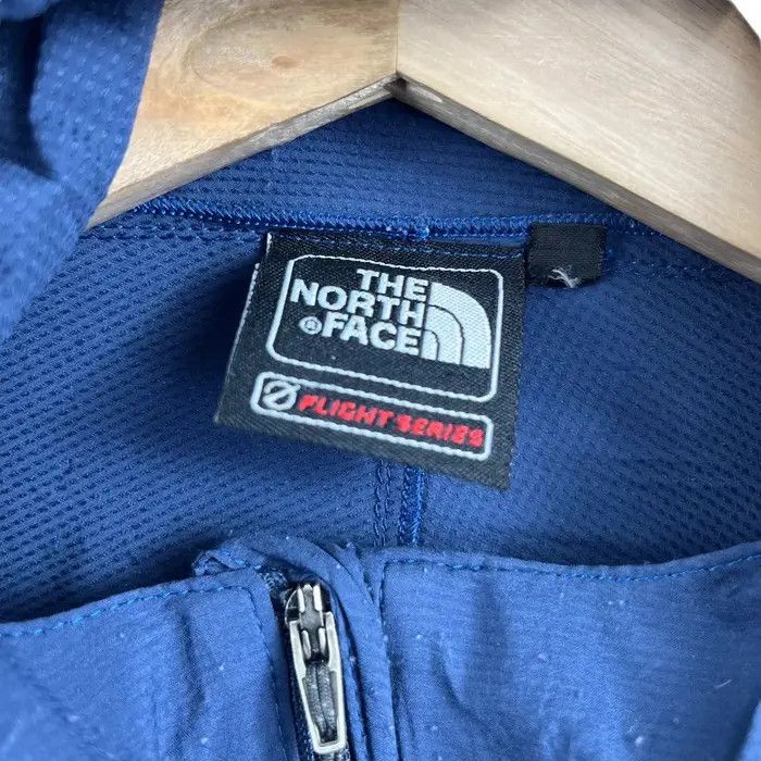The North Face Vtg THE NORTH FACE Flight Series Blue Jacket Hoodie Size US L / EU 52-54 / 3 - 9 Thumbnail