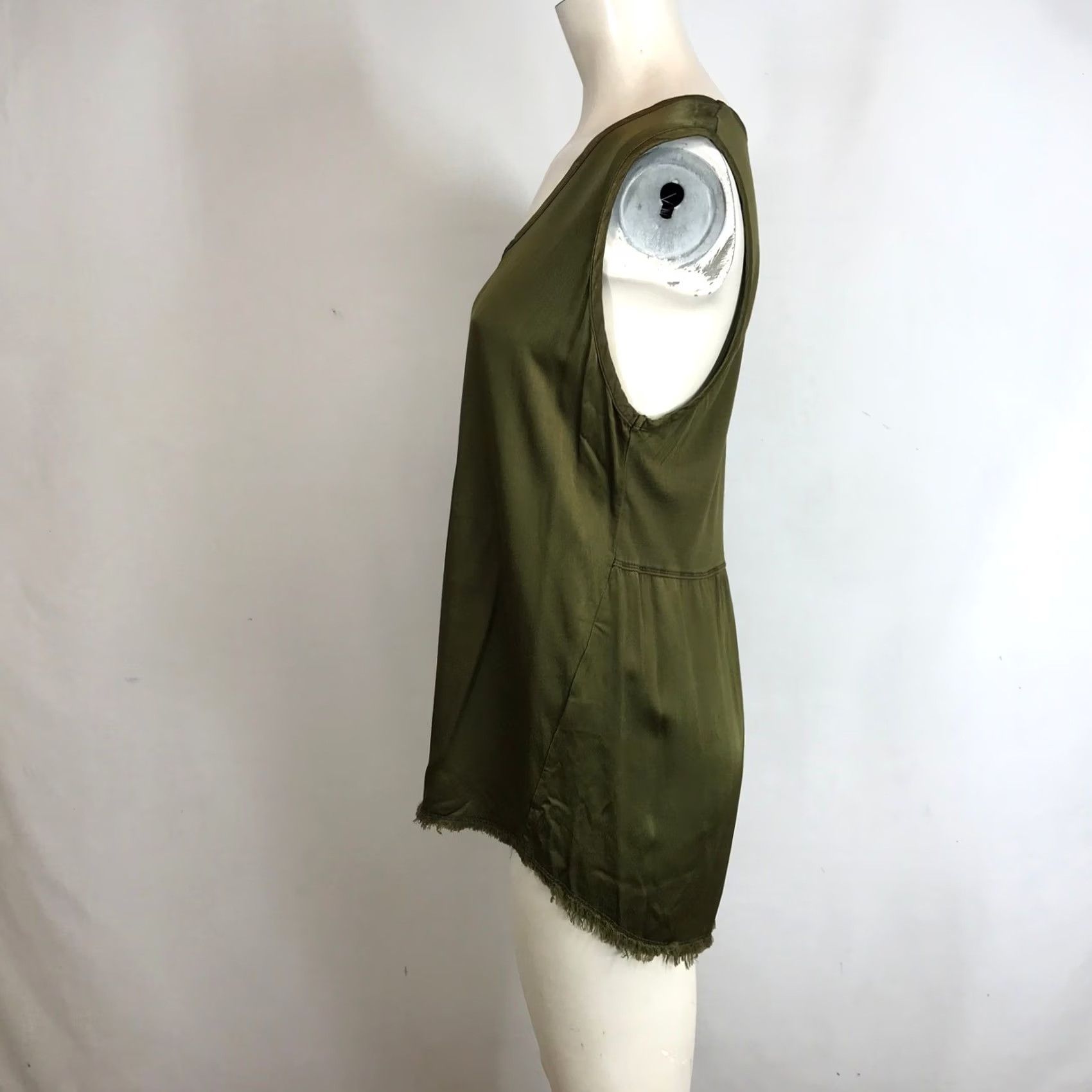 Olive XCVI Womens Olive Green Satin Jersey Sleeveless Top Small 1428Z - & Fringe Tank Size S / US 4 / IT 40 - 6 Thumbnail