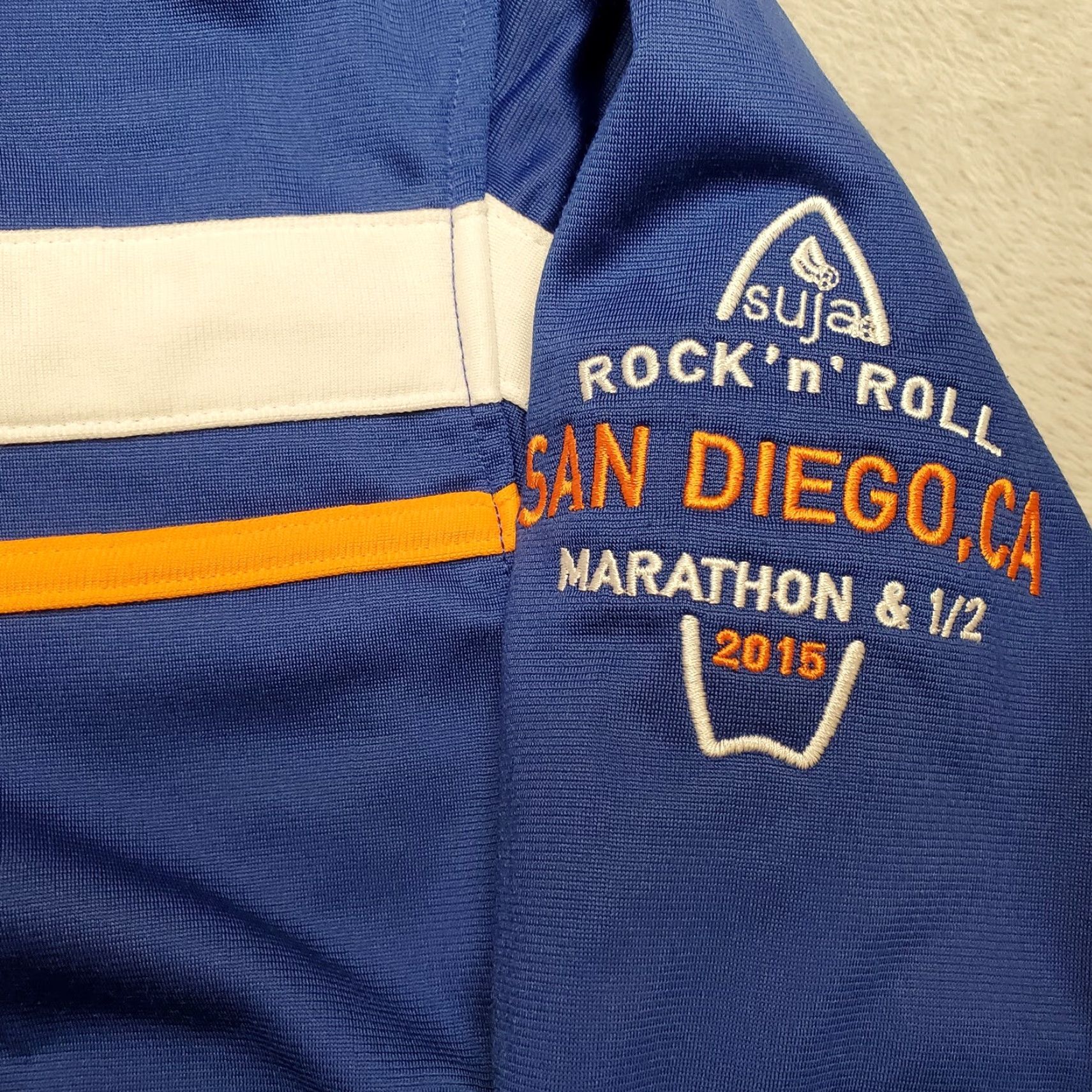 Brooks VINTAGE Rock n Rol Marathon Jacket Mens XL Blue Brooks 2015 Running Race Nike Shirt Size US XL / EU 56 / 4 - 3 Thumbnail