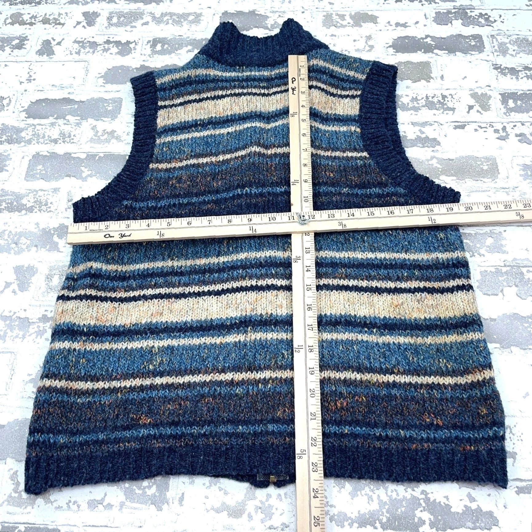 Vintage Vintage St Johns Bay Sweater Vest Women Large Blue Striped Full Zip Acrylic Wool Size L / US 10 / IT 46 - 7 Thumbnail