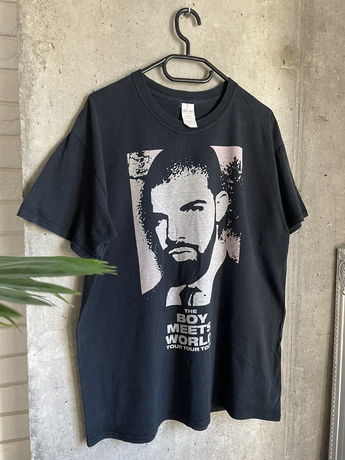 Band Tees DRAKE THE BOY MEETS WORLD TOUR FADED BOXY RAP T SHIRT Y2k Size US L / EU 52-54 / 3 - 7 Thumbnail