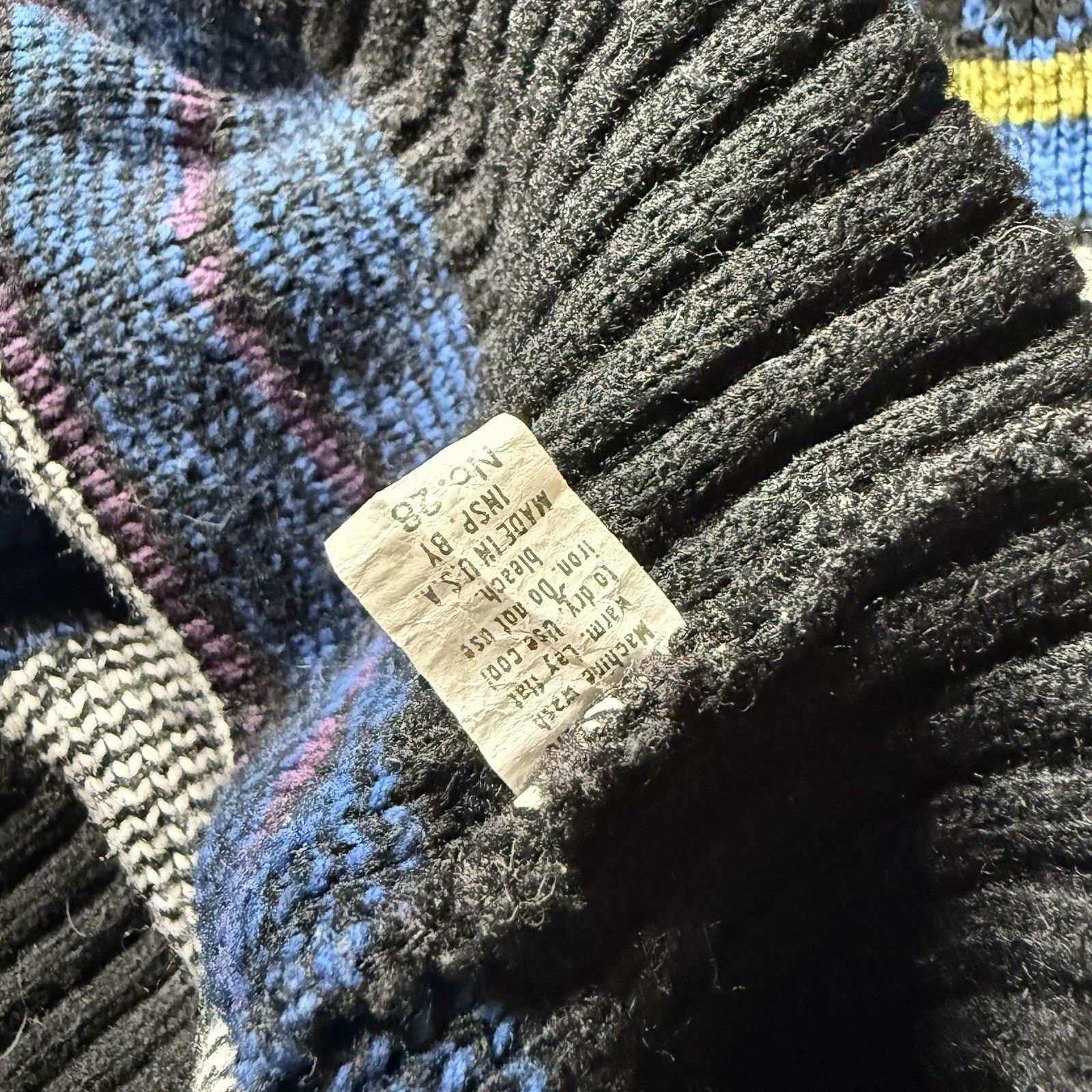 Vintage Vintage 90s Aztec Southwestern Abstract Knit Sweater XL Size US XL / EU 56 / 4 - 3 Thumbnail