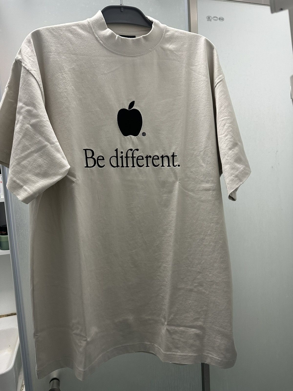 Balenciaga Balenciaga FW22 Be Different T-Shirt Size US L / EU 52-54 / 3 - 1 Thumbnail