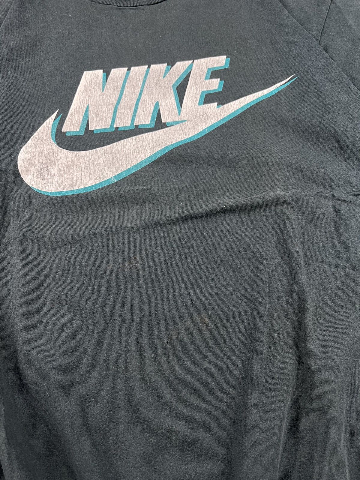 Vintage Vintage 90s Nike Faded Big Logo Swoosh Y2K Tee Shirt Size US L / EU 52-54 / 3 - 5 Thumbnail