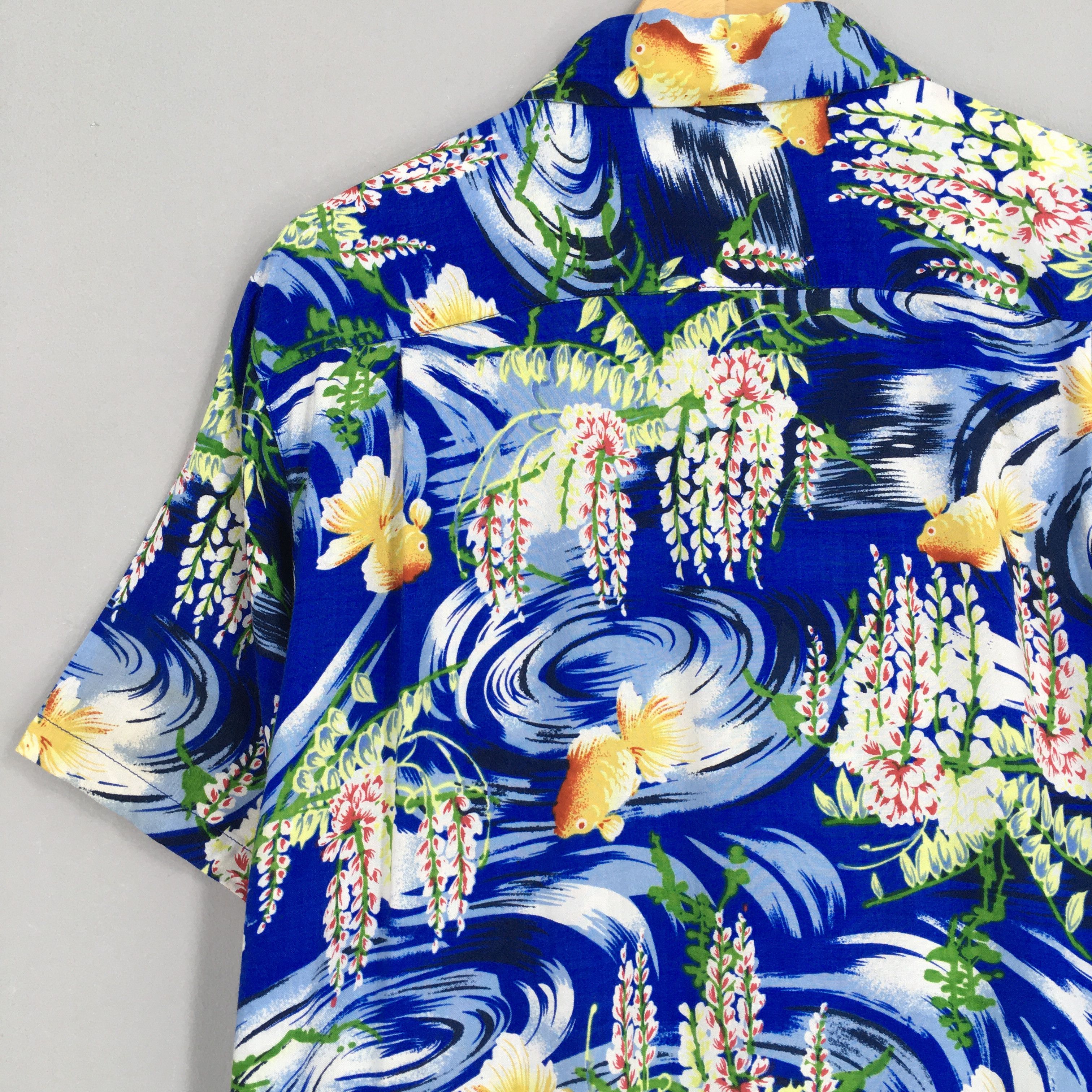 Japanese Brand Vintage Hawaiian Patina Japanese Gold Fish Rayon Blue Shirt Size US M / EU 48-50 / 2 - 8 Thumbnail