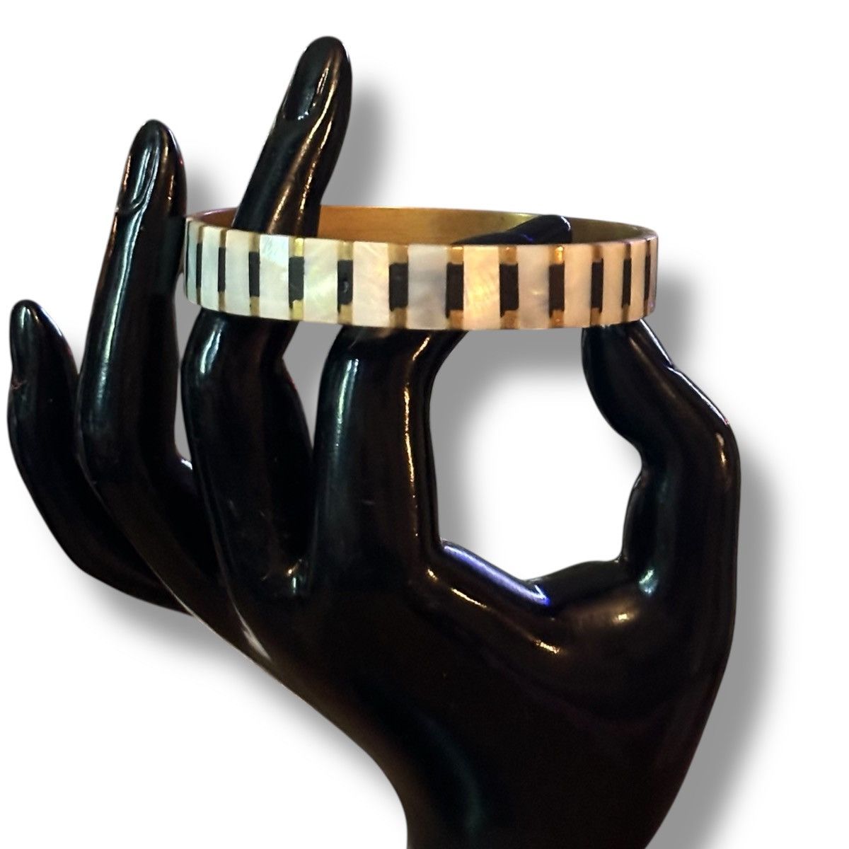 Vintage Vintage brass Mother of Pearl inlay bangle bracelet Size ONE SIZE - 2 Thumbnail