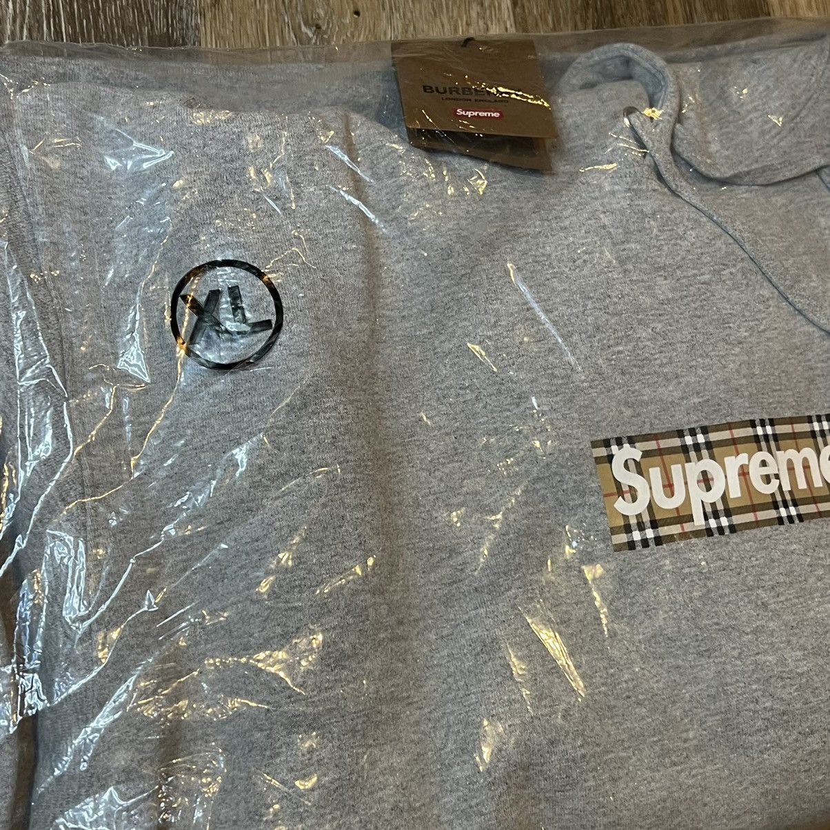 Supreme Supreme x Burberry Box Logo Hoodie Size US XL / EU 56 / 4 - 11 Thumbnail