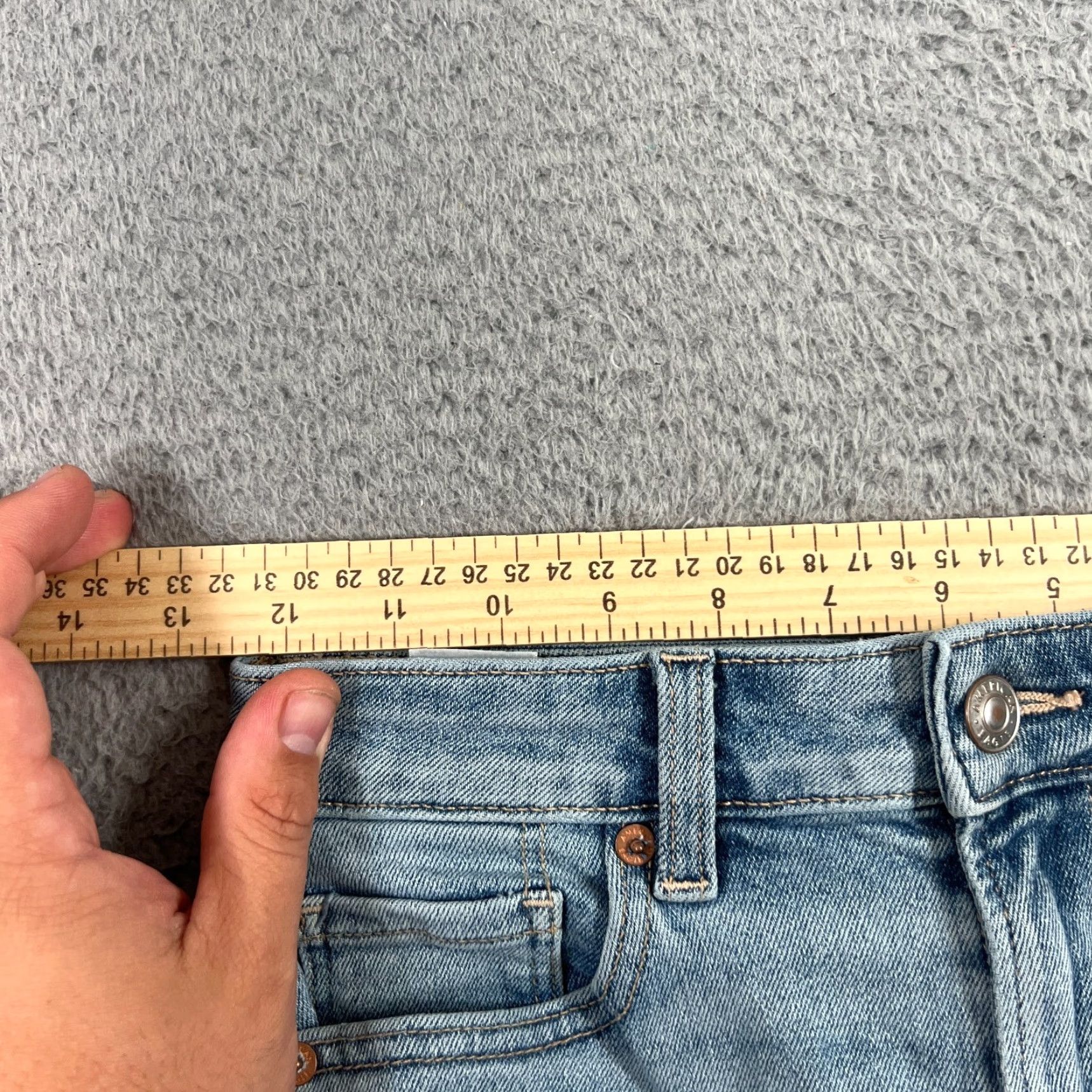 American Eagle Outfitters VINTAGE American Eagle Outfitters Jeans Womens Regular Size 00 Short Light Wash Stretch Mid Rise Blue 25 in Inseam Boys/Girls? Size 24" / US 00 / IT 34 - 4 Thumbnail