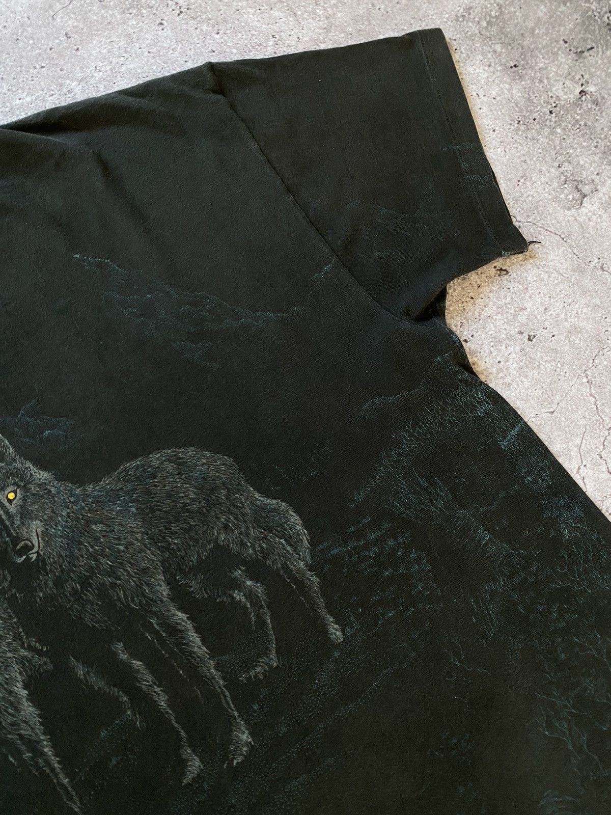 Vintage Vintage 90s Wolf T-shirt Made in USA Forest Night Y2K Size US XL / EU 56 / 4 - 5 Thumbnail