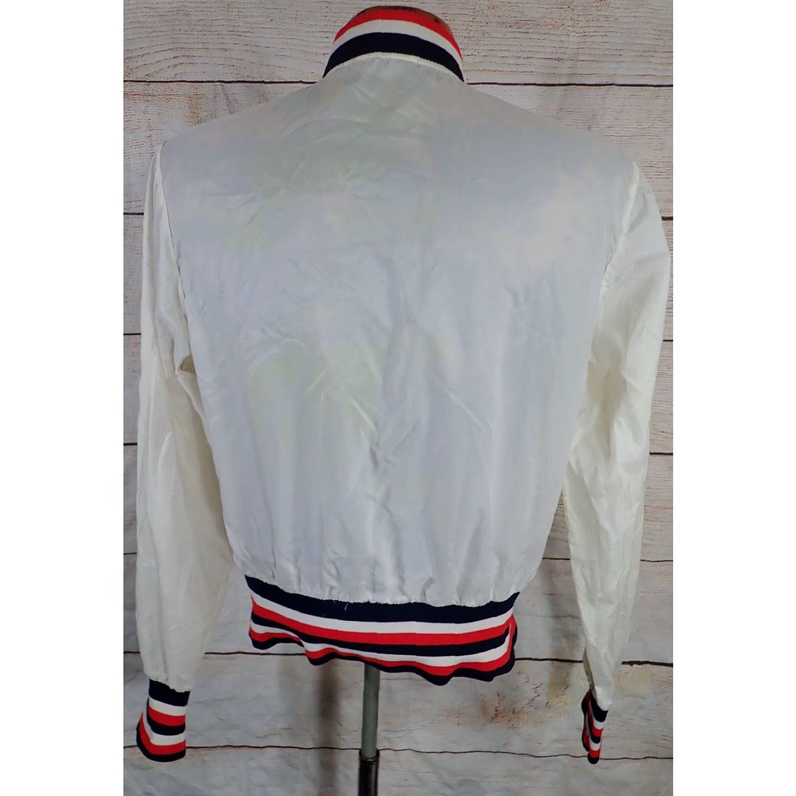 Vintage VINTAGE 80s CAMPUS Outerwear Full Zip White Satin Windbreaker Jacket USA M Size US M / EU 48-50 / 2 - 3 Thumbnail