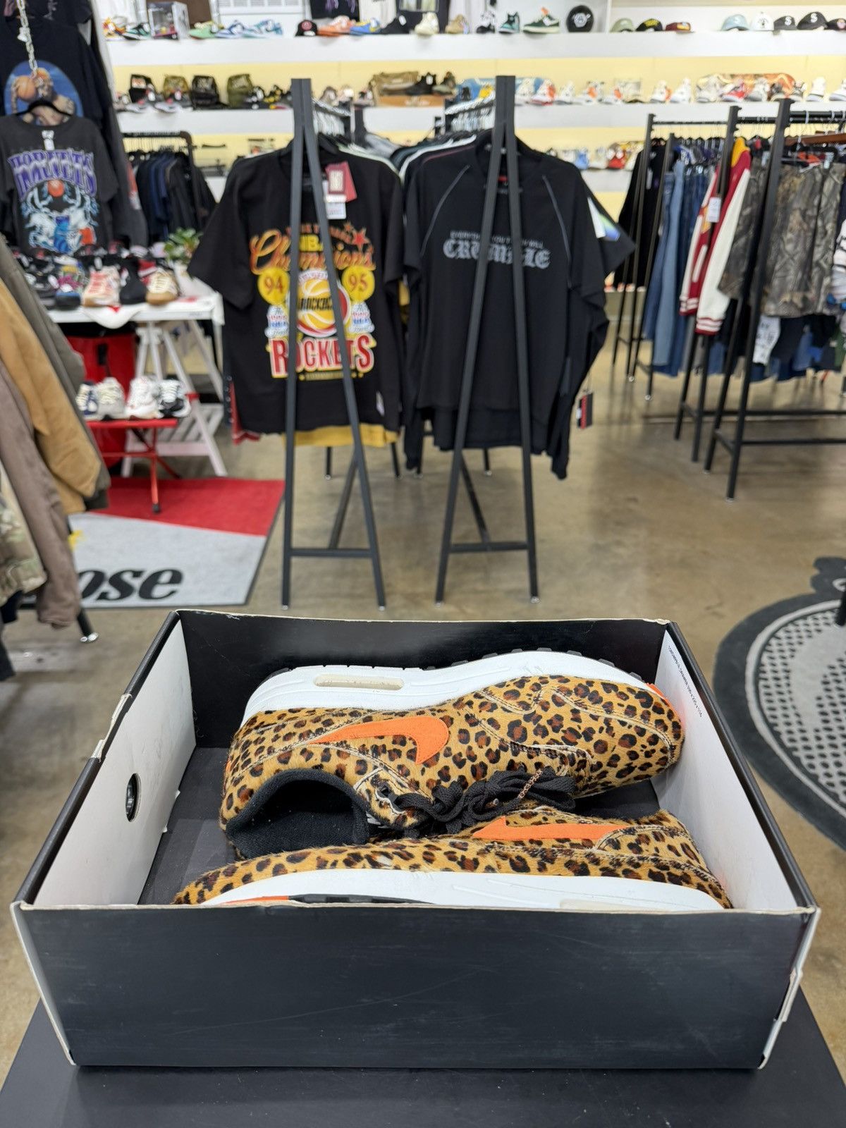 Nike Nike Air Max 1 Atmos Animal 3.0 Leopard Size 9 (2019) Size US 9 / EU 42 - 14 Thumbnail