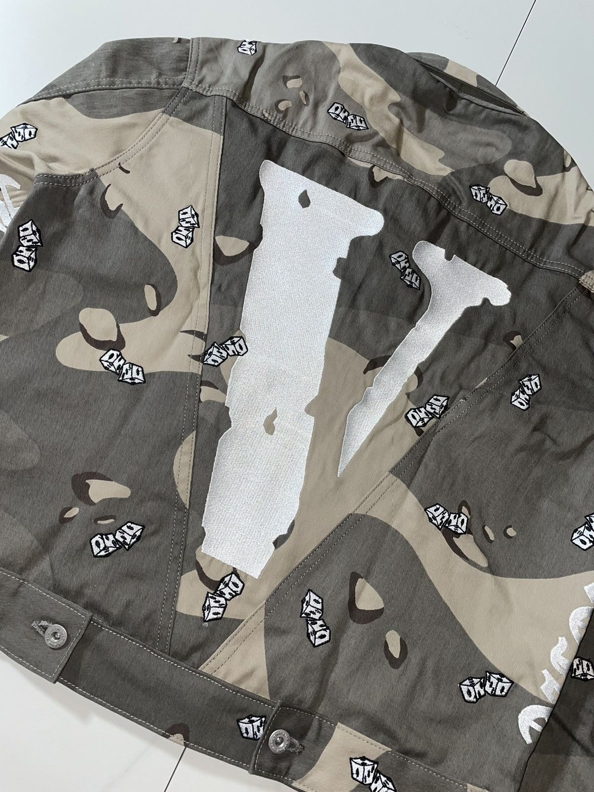 Vlone Unreleased Vlone Dice Camo Embroidered Denim Jacket Medium Size US M / EU 48-50 / 2 - 5 Thumbnail