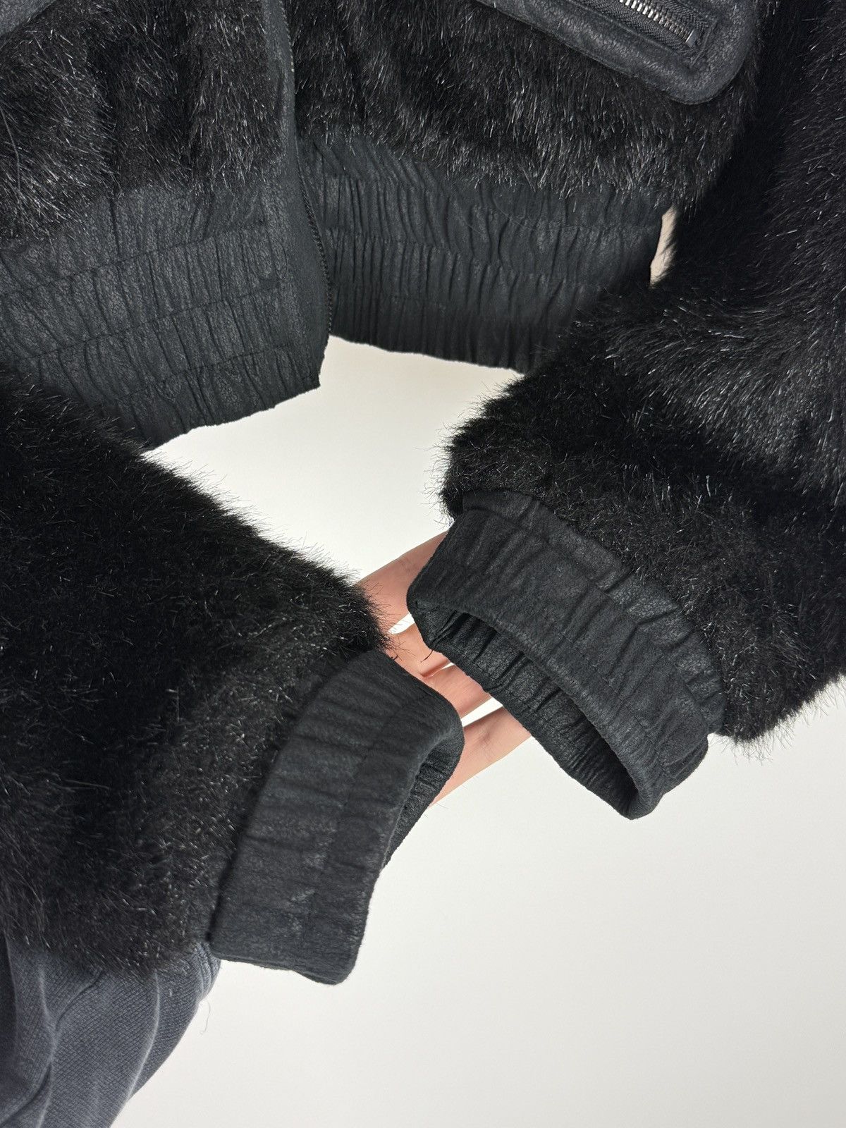 Vintage Y2K Vintage Hoi-Polloi Black Faux Fur Cropped Bomber Jacket Size M / US 6-8 / IT 42-44 - 7 Thumbnail