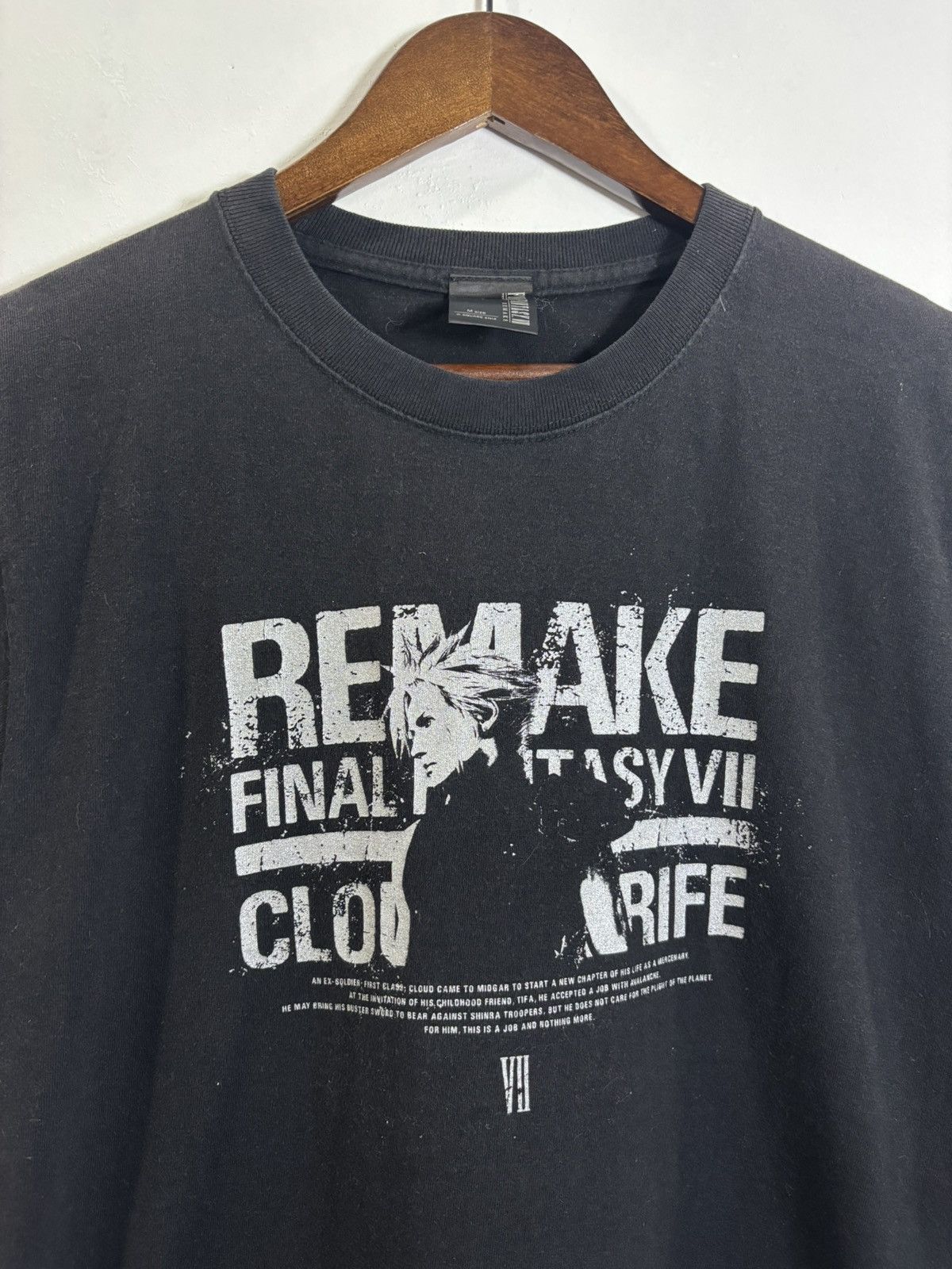 Anime Final Fantasy VII Remake Promo Tshirt Size US M / EU 48-50 / 2 - 2 Thumbnail