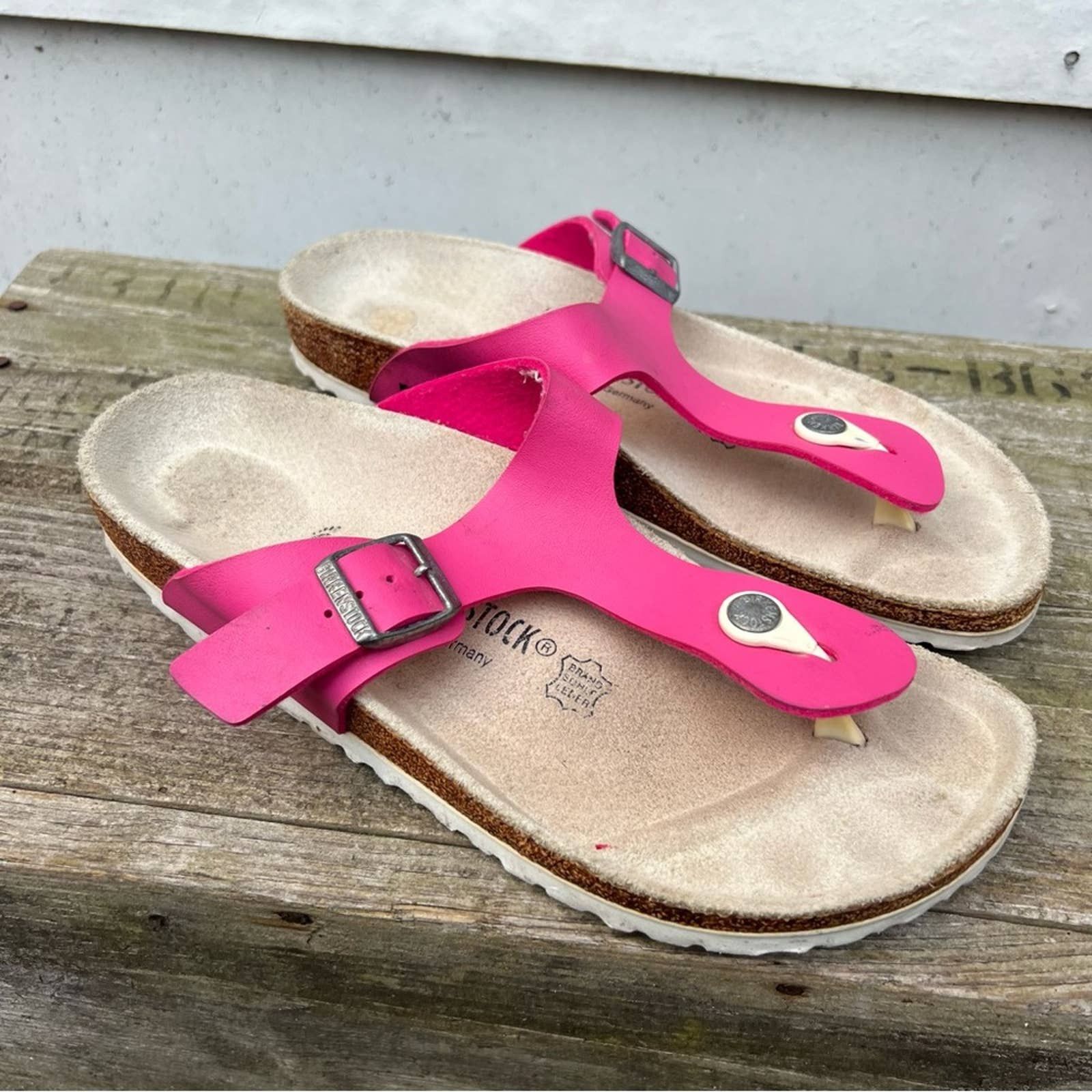 Sold BIRKENSTOCK Gizeh in Hot Pink Suede (Nubuck)