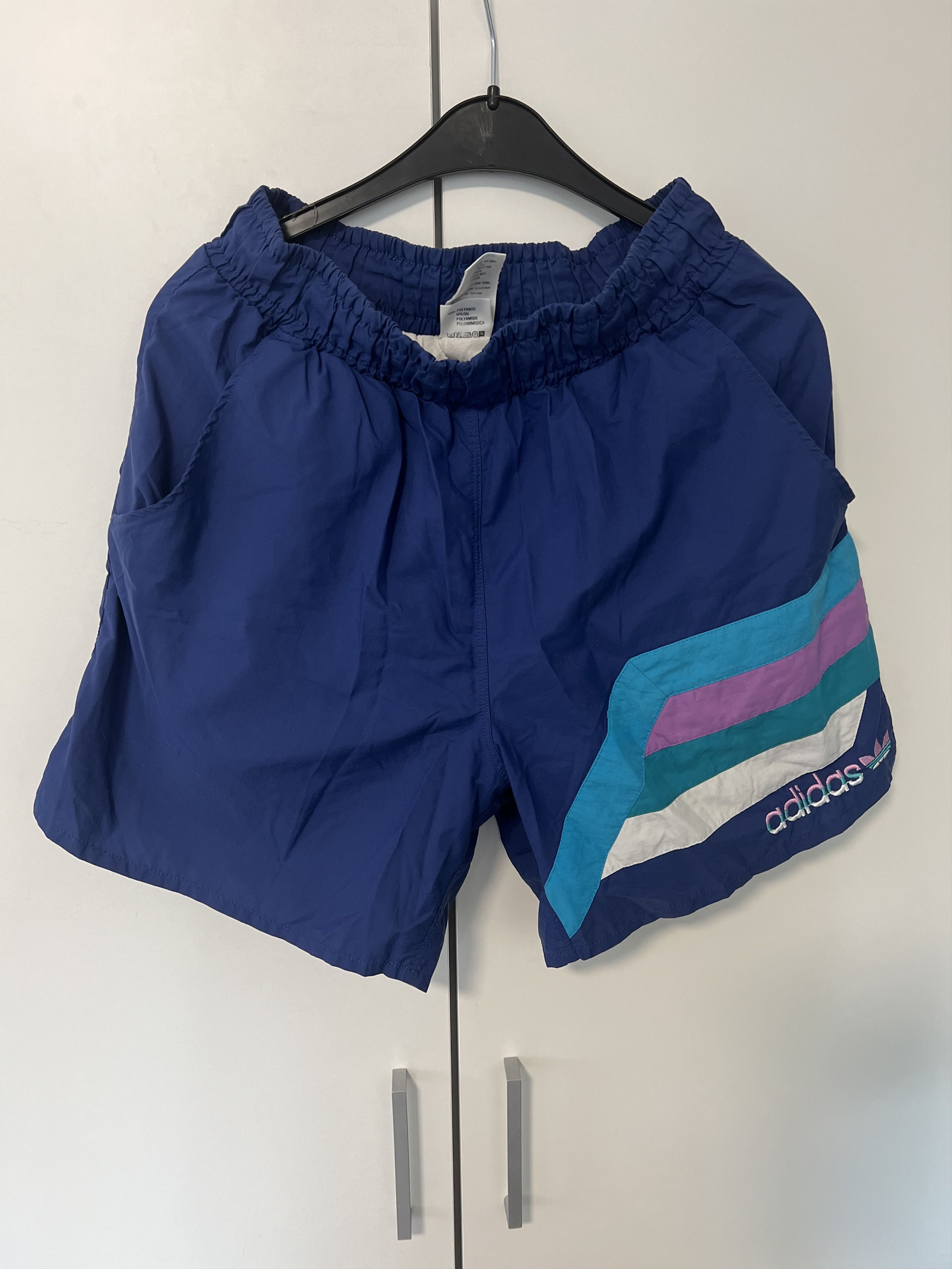 Adidas Vintage Adidas Short Shorts size M Size US 34 / EU 50 - 4 Thumbnail