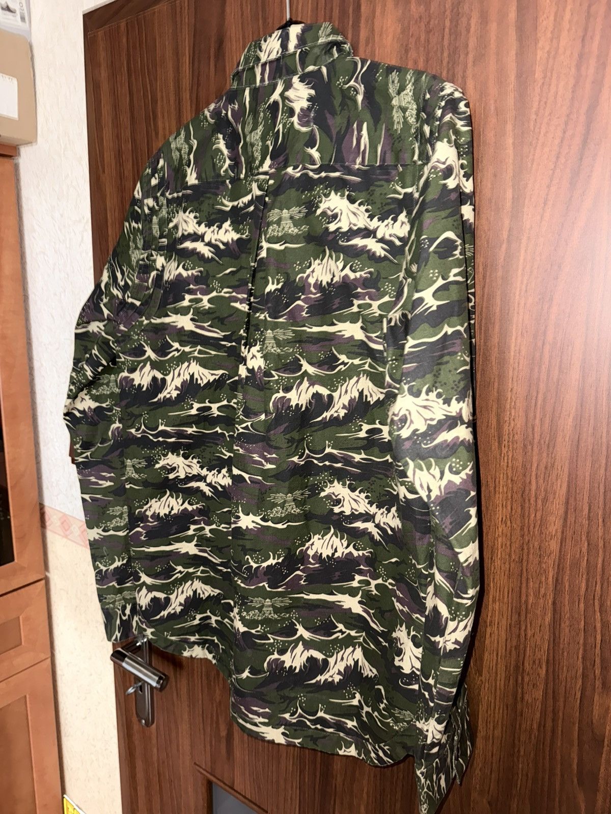 Barbour Barbour & White Mountaineering wave camo utility men shirt Size US L / EU 52-54 / 3 - 11 Thumbnail